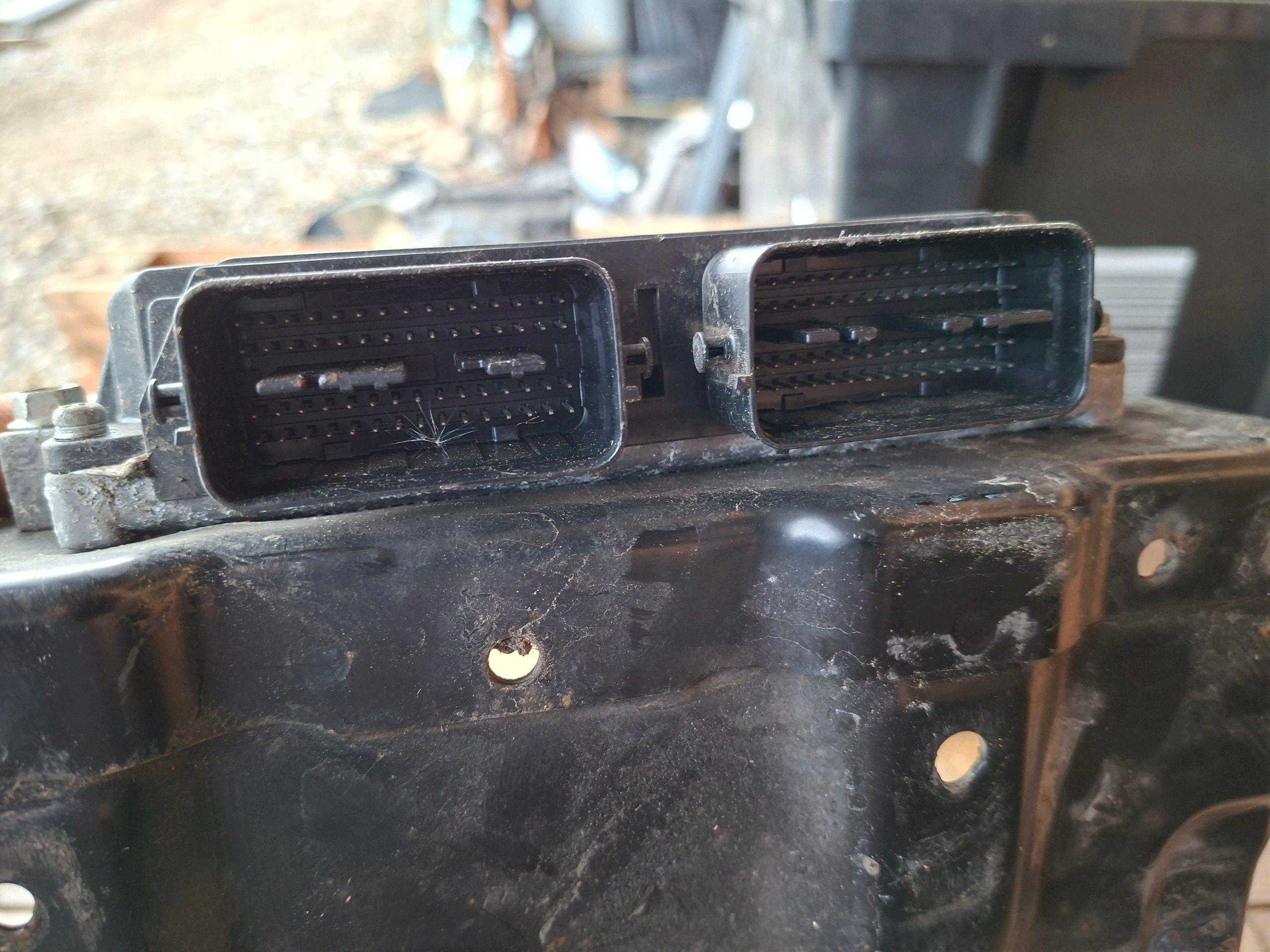 SUZUKI SWIFT III computer control unit of the engine 33920-72K0