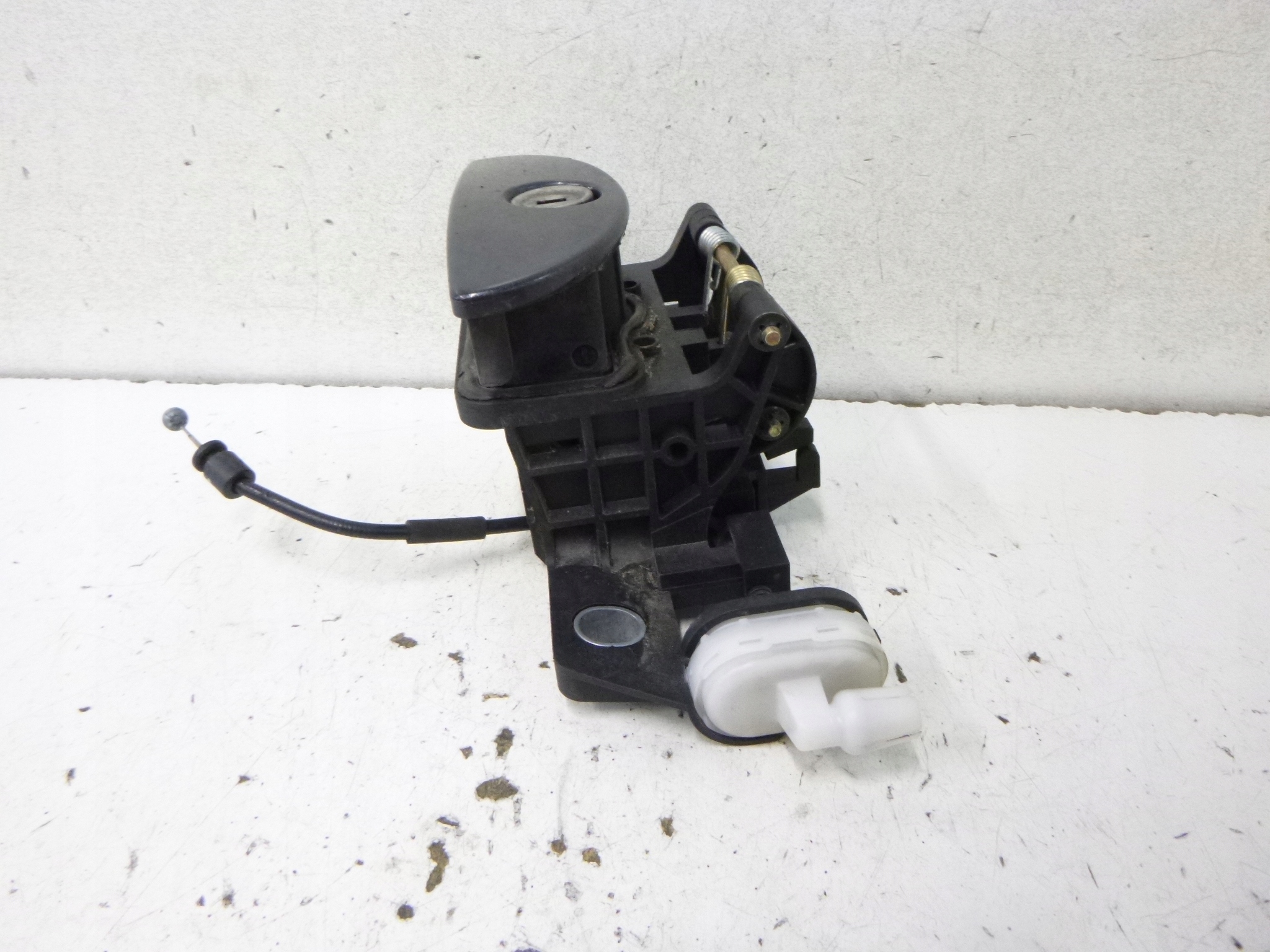 Poignée Arrière du capot Mercedes W168 2000r