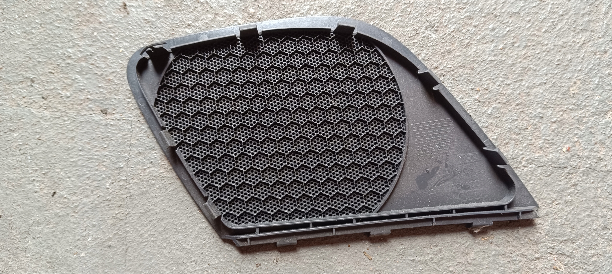 krycí repráku pravá AUDI A5 8T 8T0035436
