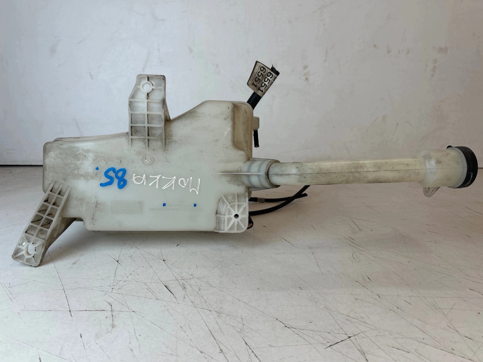 washer fluid tank pump Opel Mokka A and