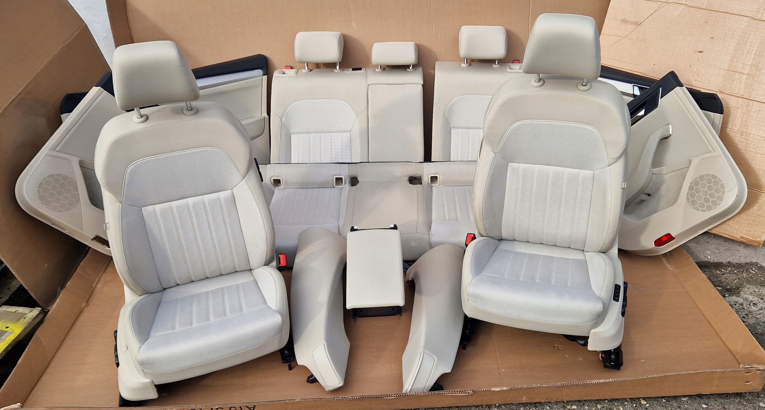 seats side SKODA SUPERB III FULL ELEKTRYKA leather MATERIAL IDEAL