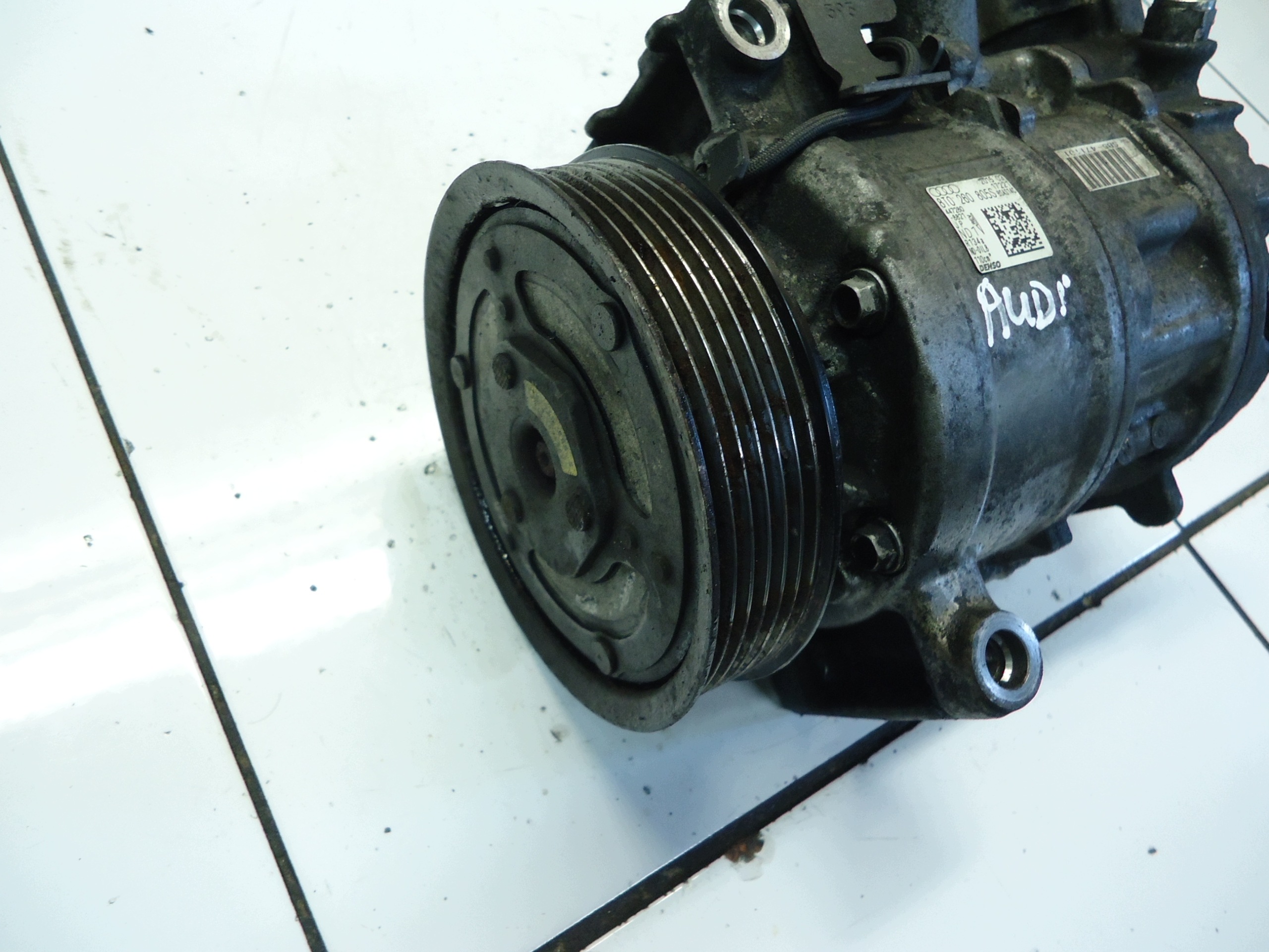 AUDI A4 B8 A5 Q5 2.0 TDI 2.0TDI compresseur de climatisation 8T0260805S