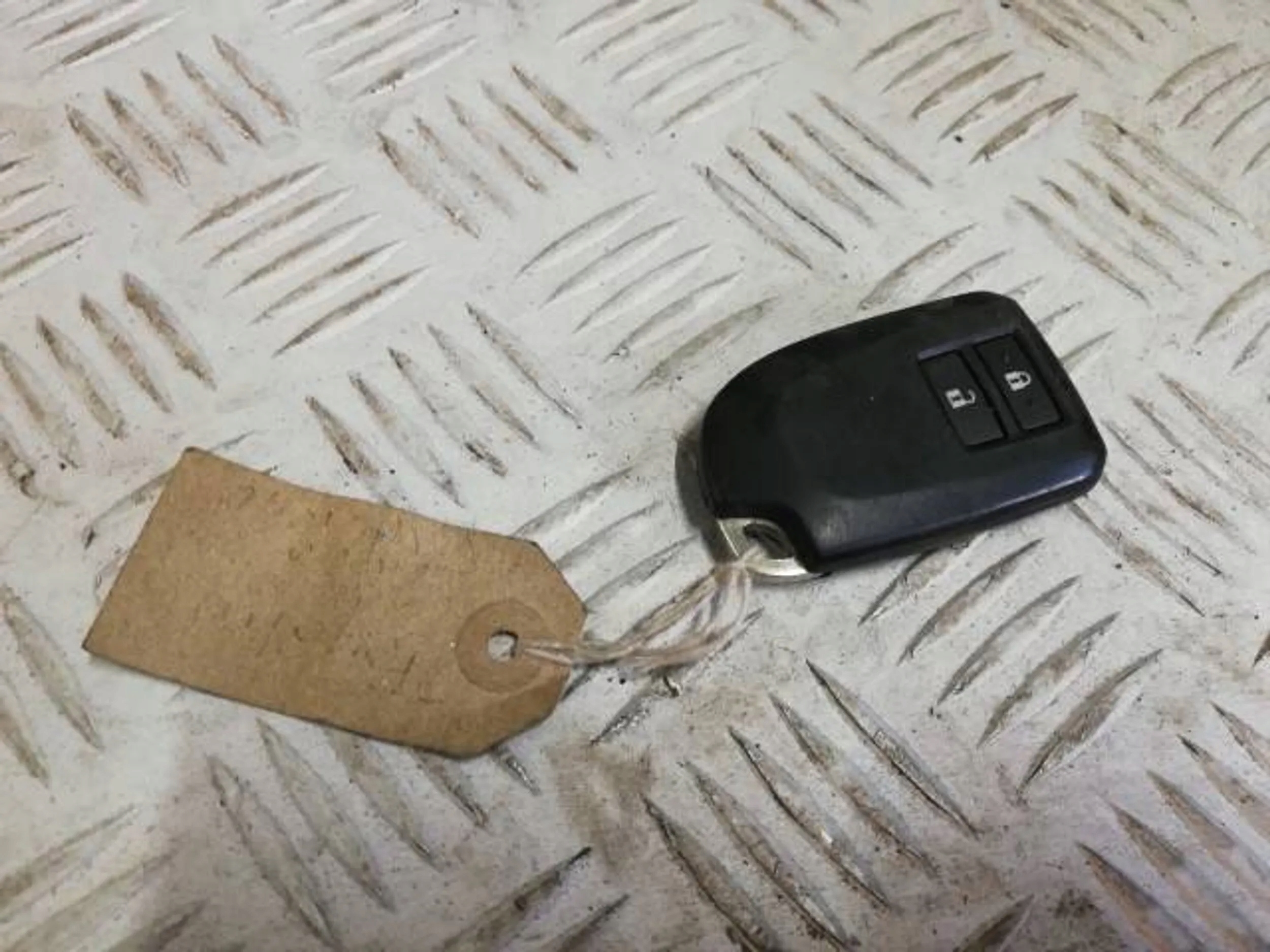 TOYOTA AYGO II KLUCZYK PILOT KEYLESS SMARTKEY Marka Toyota