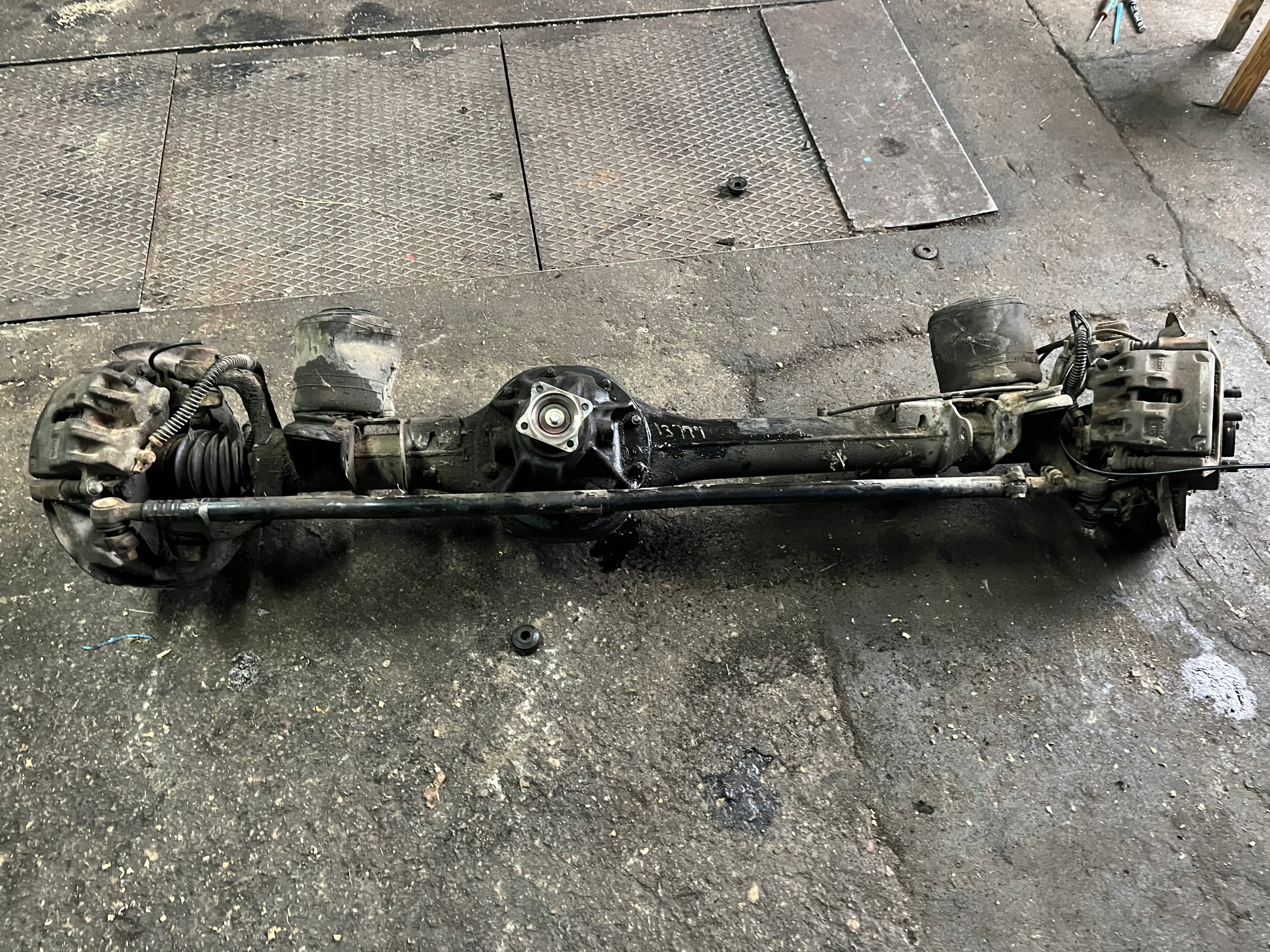 65 RANGE ROVER P38 2.5TD MOST ZAWIESZENIE TYŁ Numer katalogowy części RANGE ROVER MOST