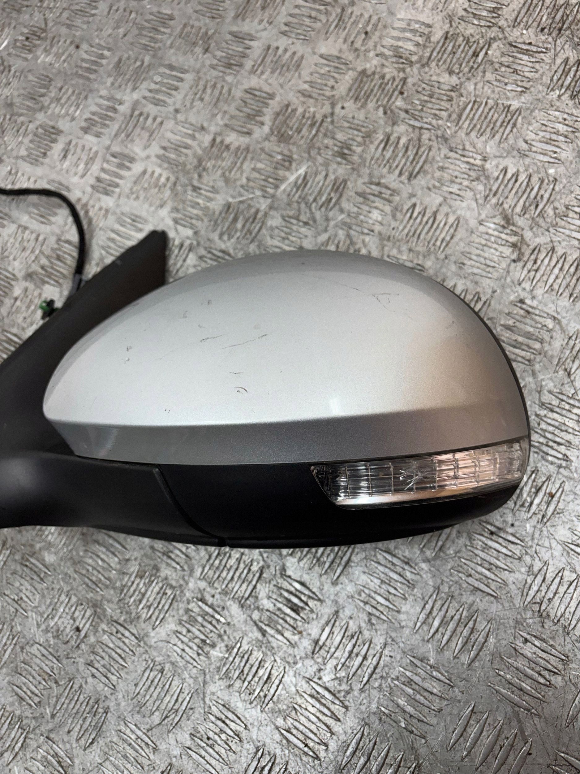 mirror left electrics VW TIGUAN 6 PIN 5N1857501AE
