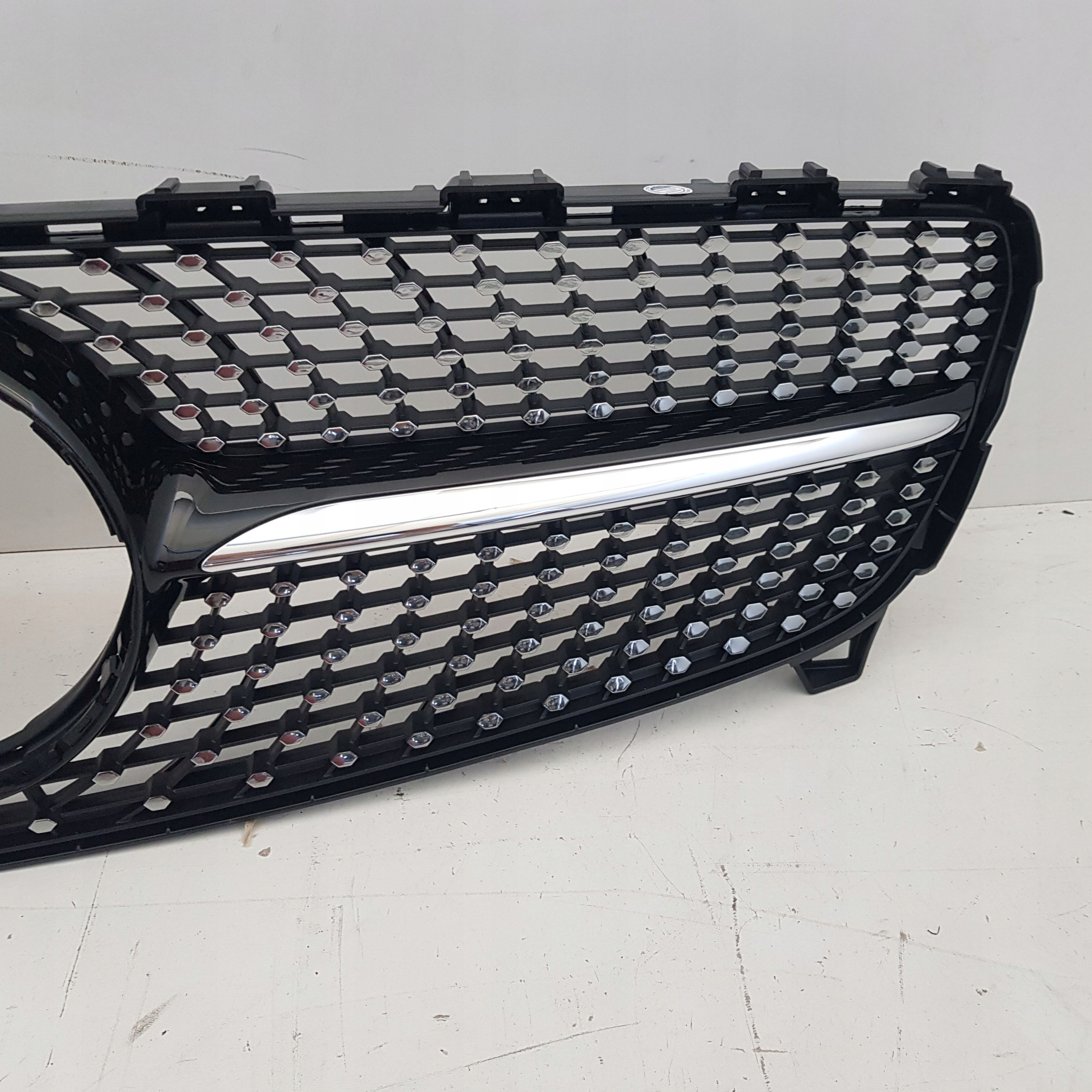 MERCEDES A klasa 176 LIFT ATRAPA GRIL DIAMOND NOWY ORYGINAŁ Typ samochodu Samochody osobowe