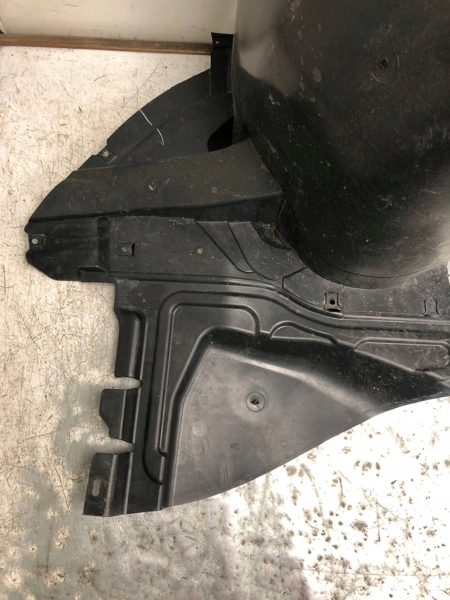 mudguard right front VW TAIGUN 6JM805912D