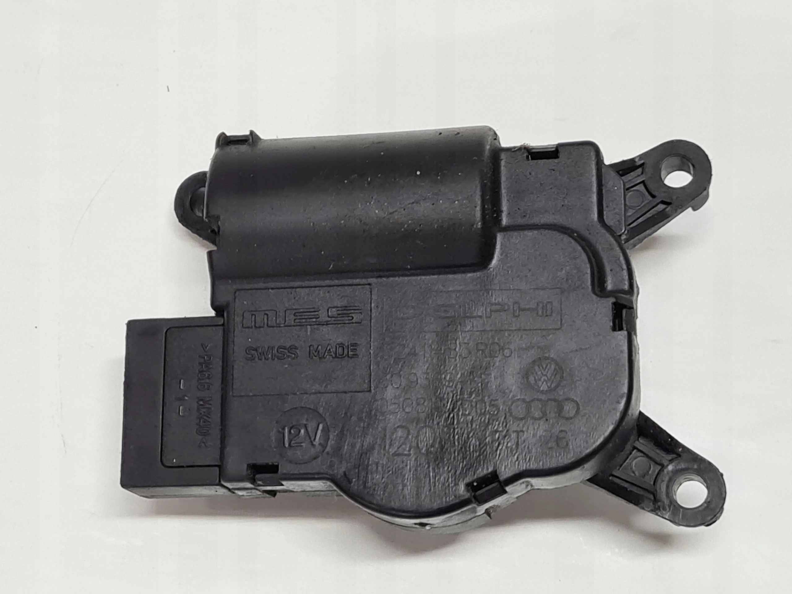 Двигатель обогревателя 52411483 R06 VW T5