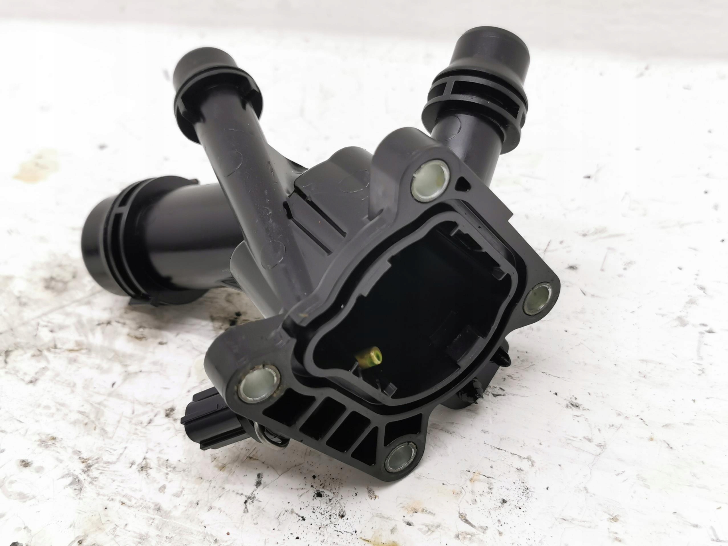 csomag TERMOSTATU VOLVO V60 II 2.4D 31293556