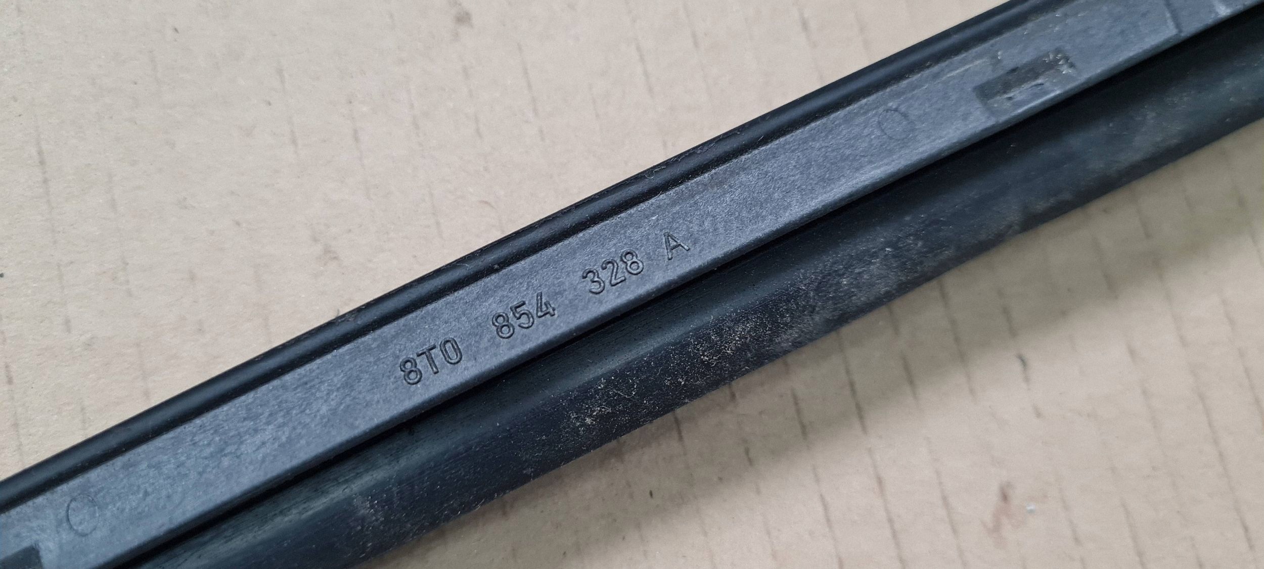 A5 8T LIFT S5 moulding cap windows CZOLOWEJ right front 8T0854328A