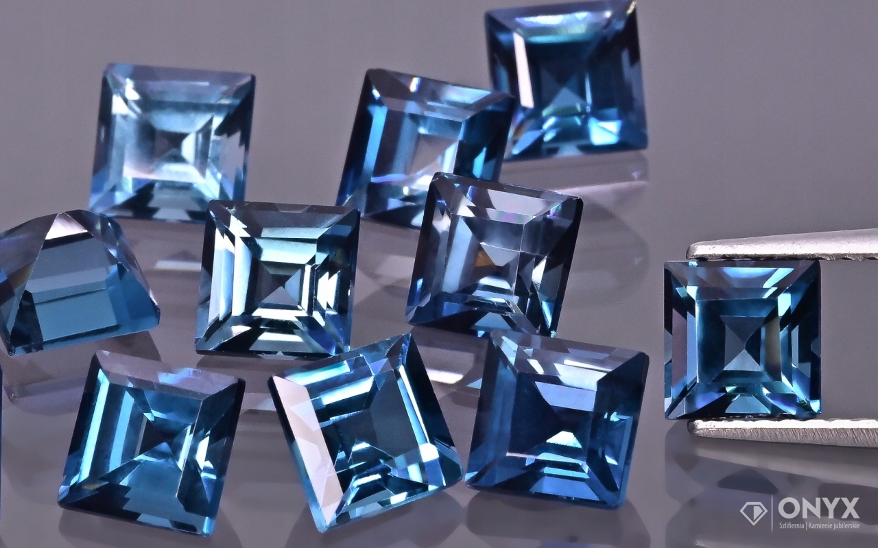Topaz London Blue fazetovaný čtverec 5x5 mm