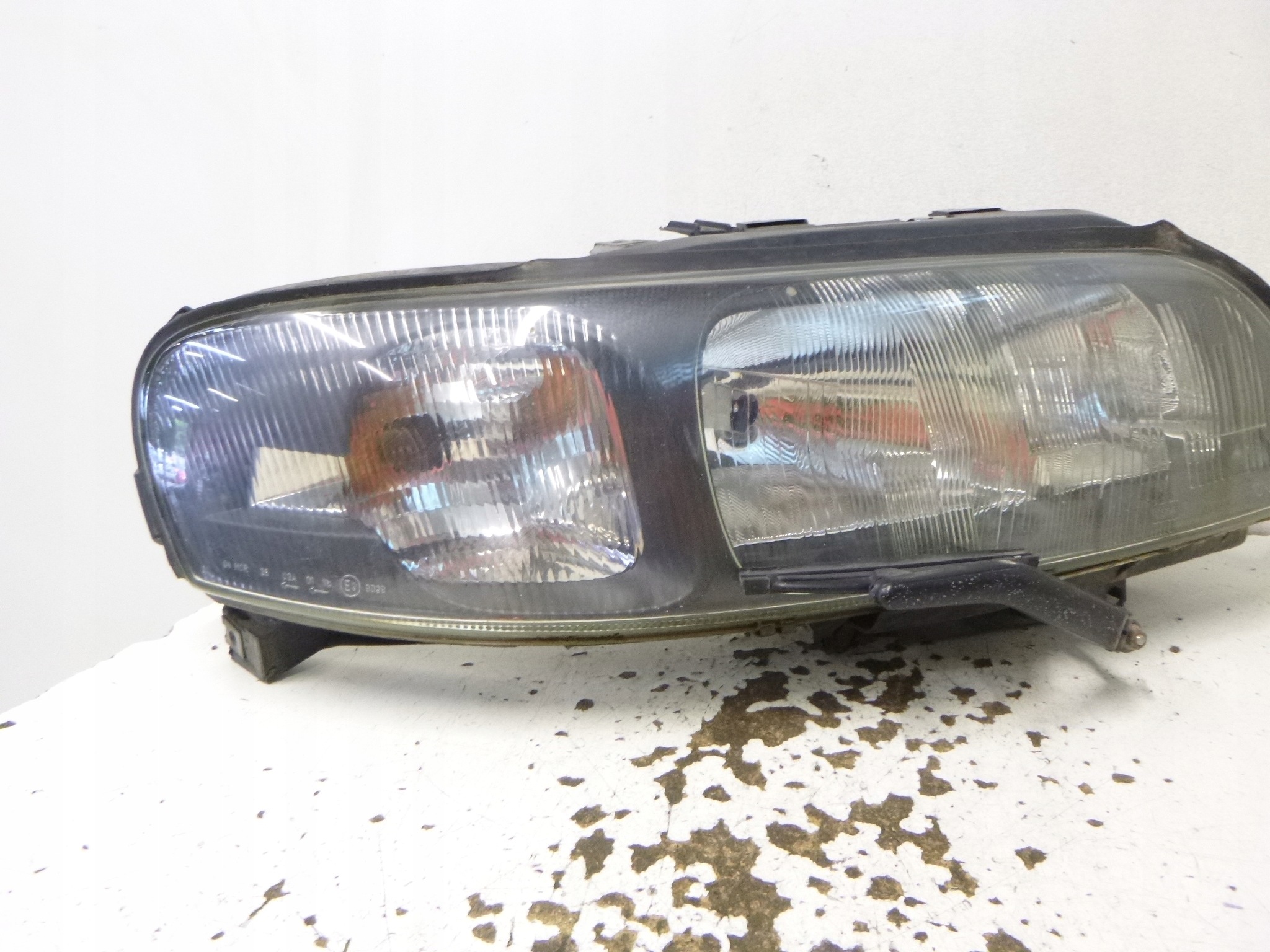 Reflektor light left Volvo V70 II S60 00-04 EURO 8693568
