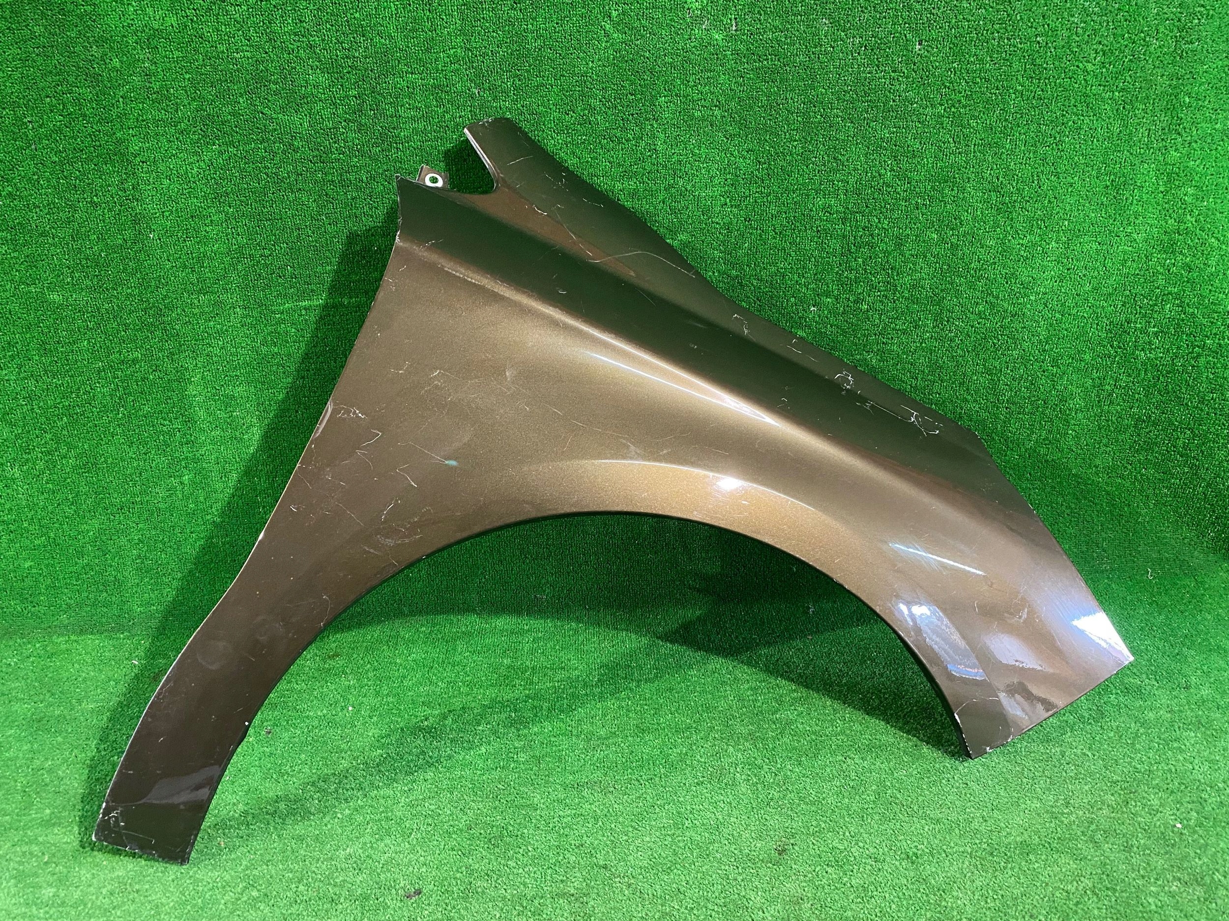 fender front right CITROEN C4 II 10- NR.183