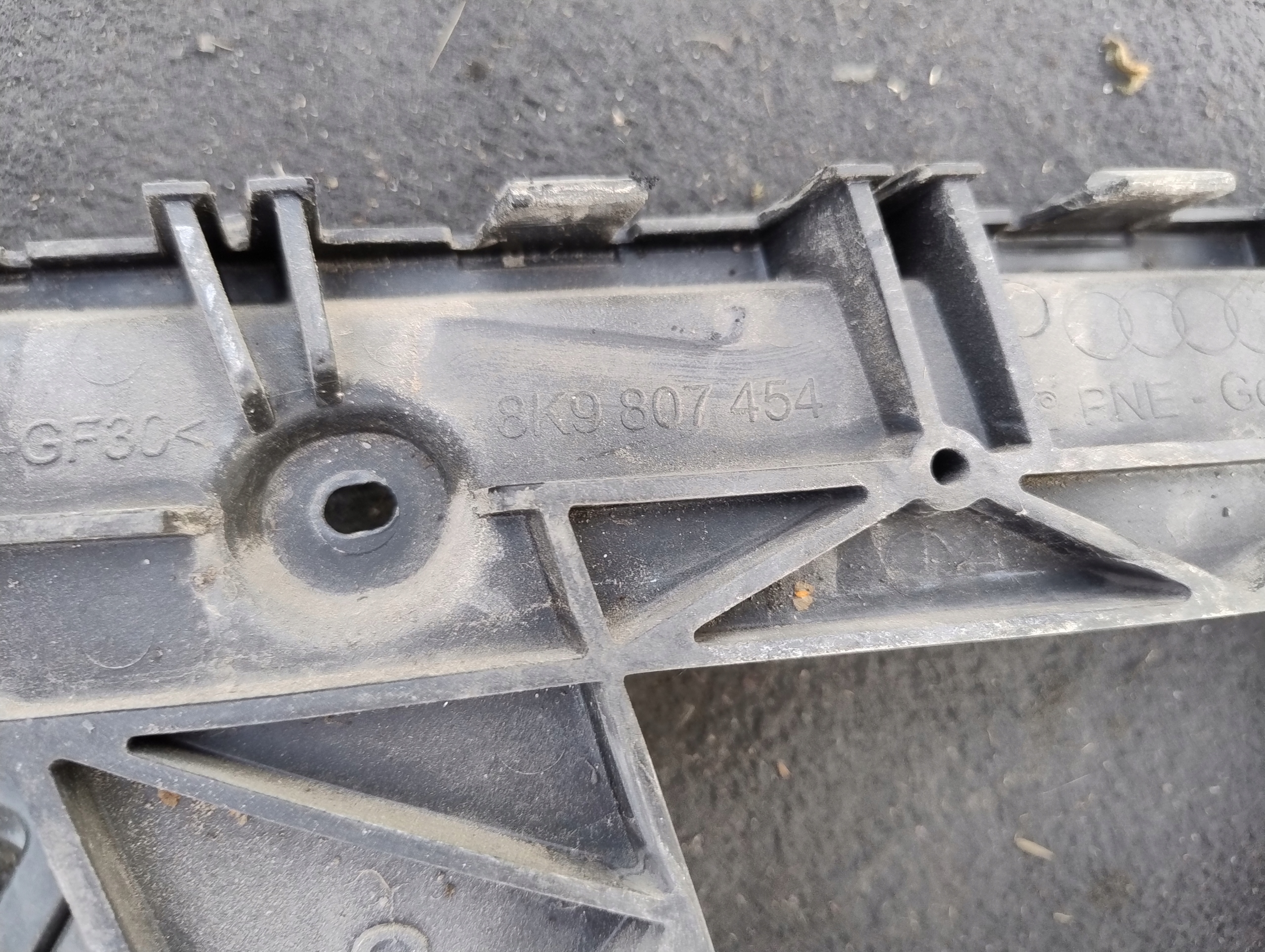 Support Support plaque Pare choc Droite Arrière AUDI A4 B8 KOMBI 8K9807454