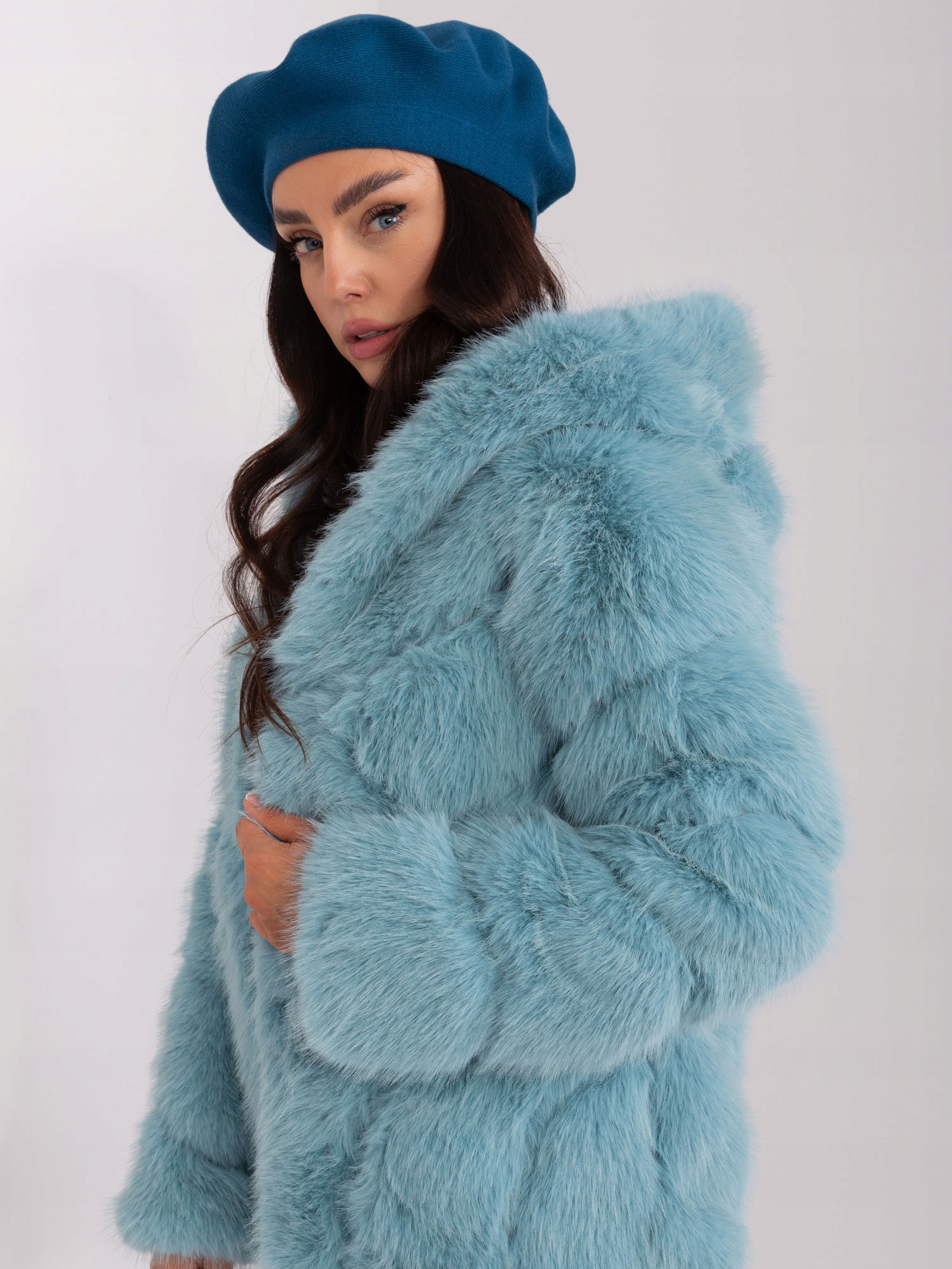 Jednokolorwy BERET DAMSKI z antenką KASZMIR Płeć kobieta