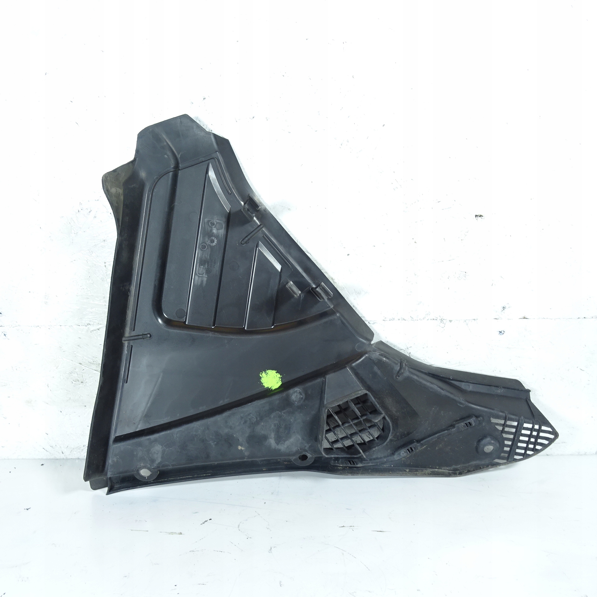 BMW 7 F01 F02 torpedo right 6987601