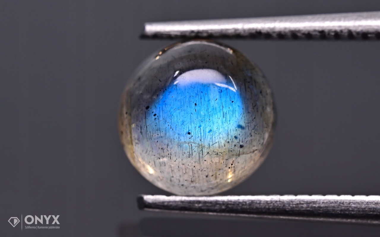 Labradorit kabošon A kulatý fi 6,5 mm