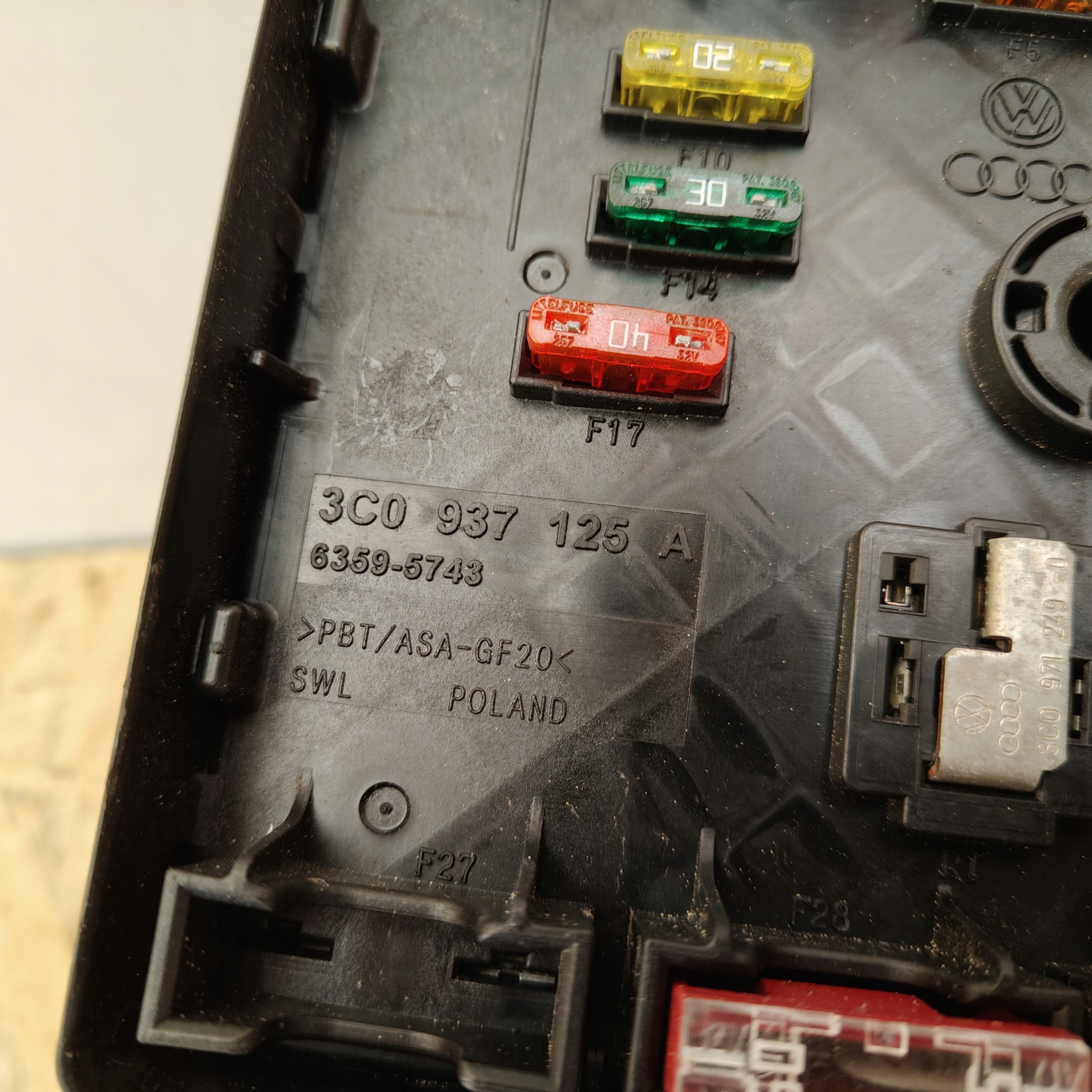 Gehäuse der Sicherungen VW 3c0937125A