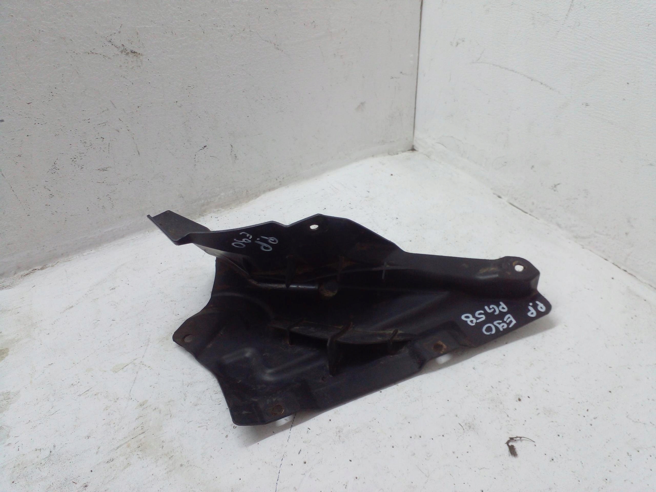 Blende Abdeckung NADKOLA rechts BMW SERIA 3 E90 E91 7159190