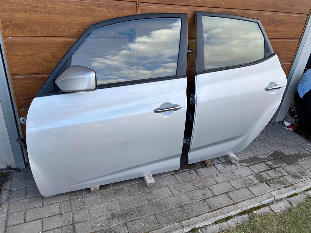 KIA VENGA HYUNDAI IX20 09-19 ПЕРЕДНЯЯ ЛЕВАЯ ДВЕРЬ ПЕРЕДНЯЯ