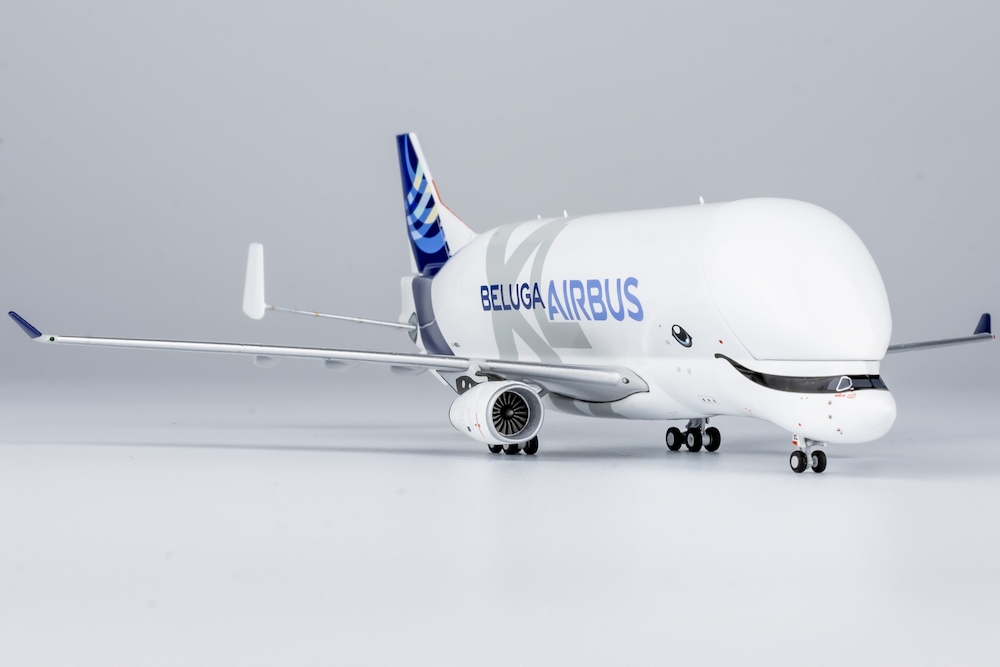 航空機・ヘリコプター AIRBUS A330-743L BELUGA 1/150 Amazon.com: 1