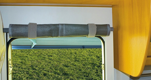 MOSKITIERA DO DRZWI WEJŚCIOWYCH KAMPERA FIAMMA EAN (GTIN) 8004815029913