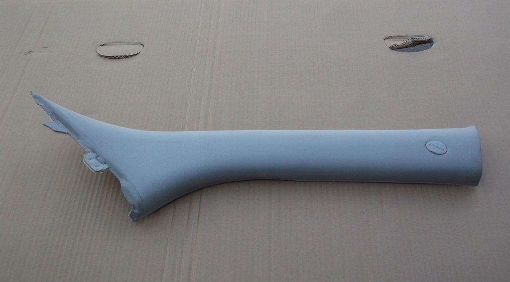 HYUNDAI IX35 OSŁONA POSZYCIE SŁUPKA PRAWY PRZÓD