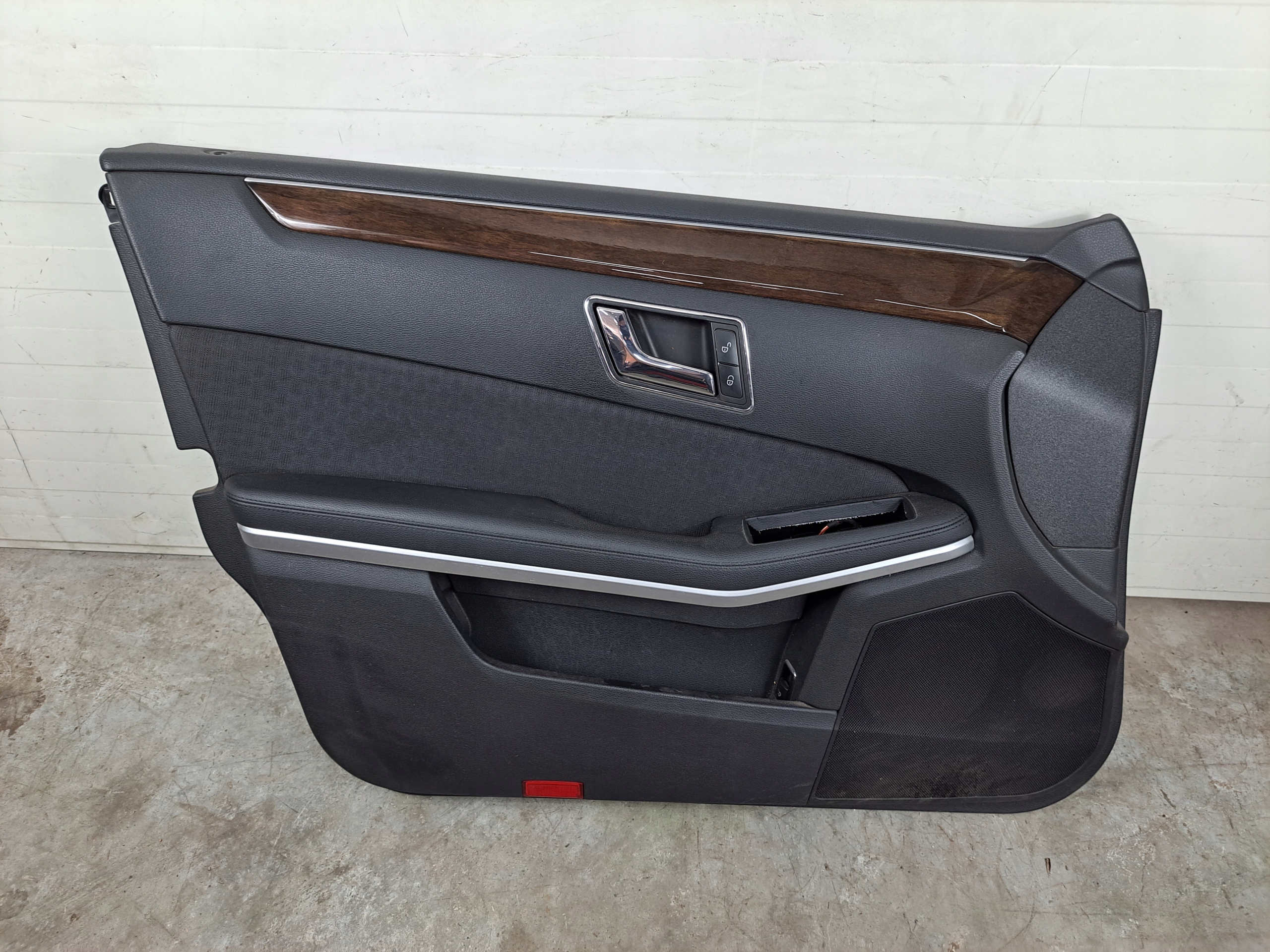 Бекон двері лівий передній MERCEDES E Class W212