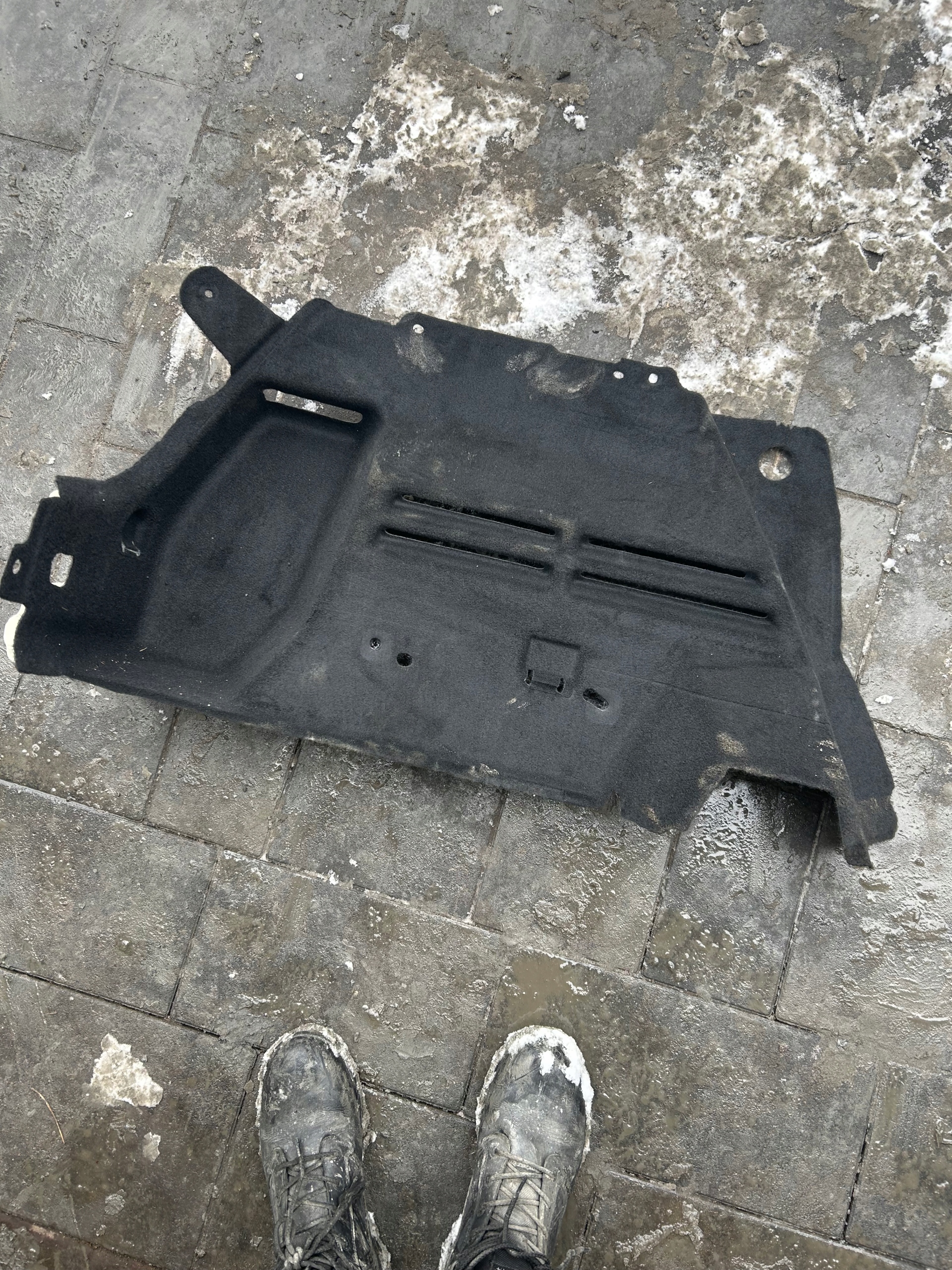 boot upholstery left rear part RENAULT AUSTRAL 849519949R