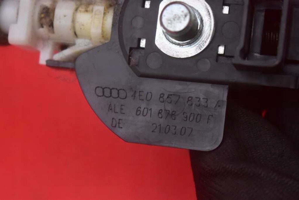 mini motor control supports right front 0709113D AUDI A8 D3 05-07