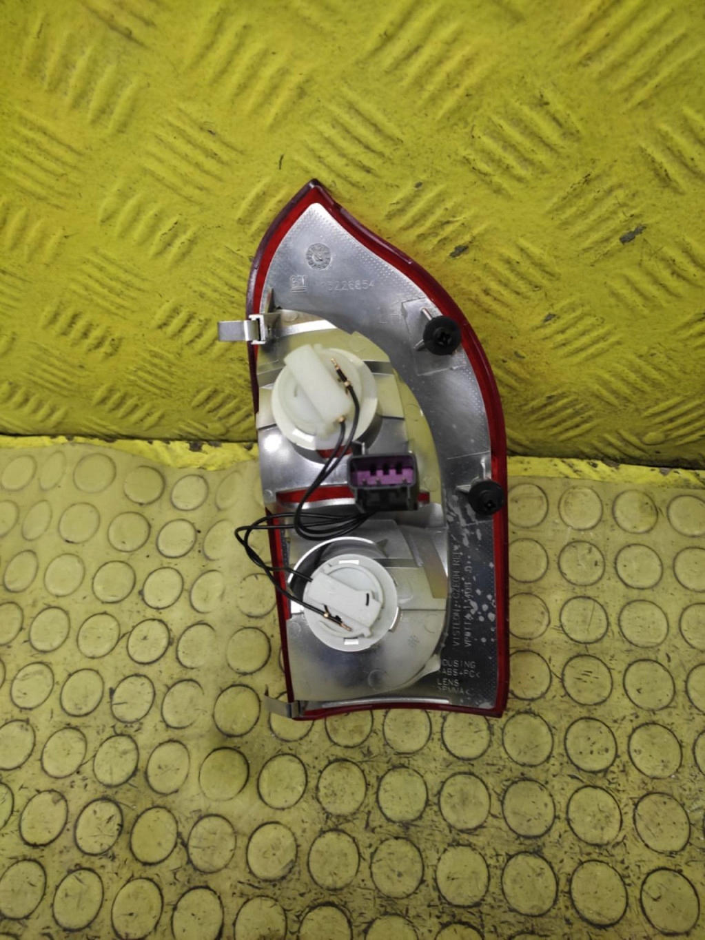 OPEL INSIGNIA KOMBI light left rear part 13226854
