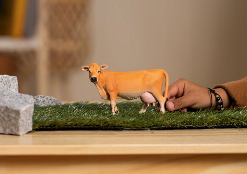 SCHLEICH 13967 FARM WORLD Figurka Krowa rasy jersey Stan opakowania oryginalne