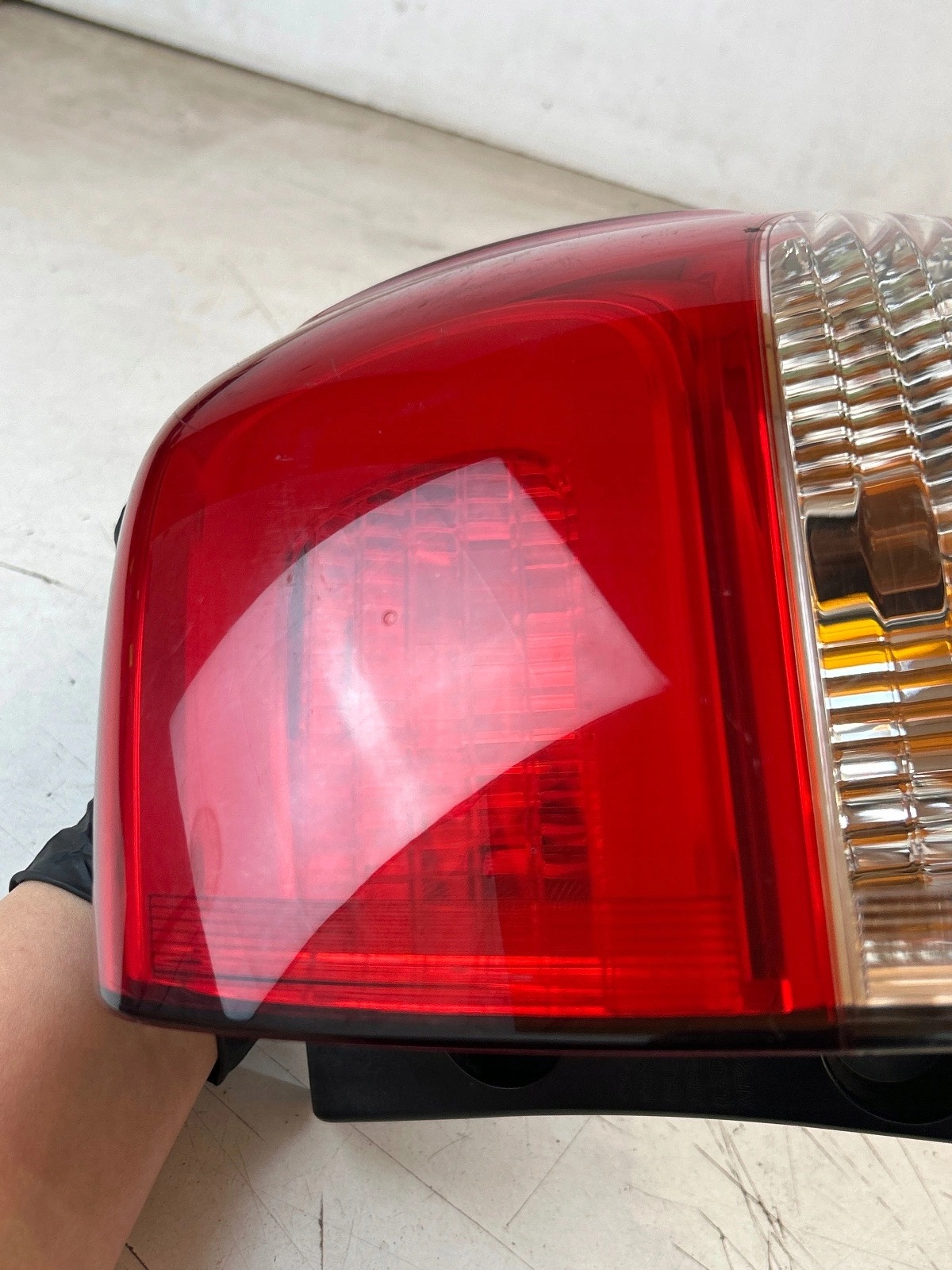 light rear part rear right Kia Carens IV