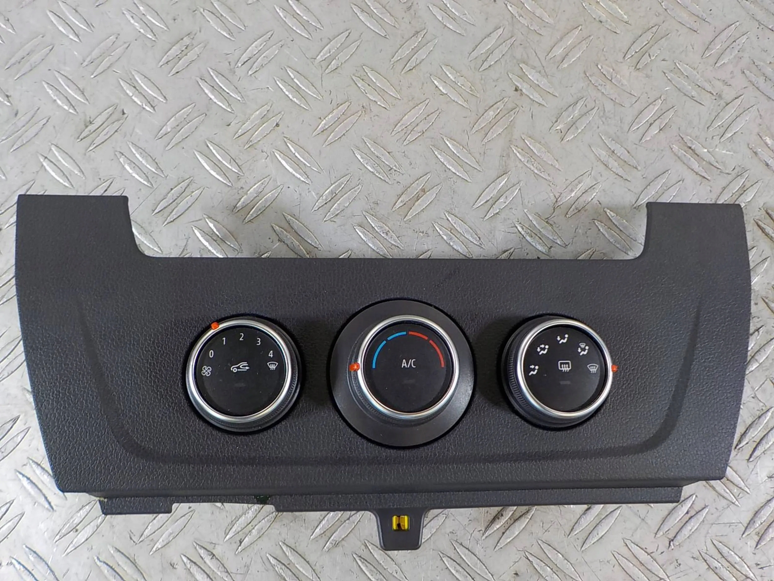 Renault Master IV 19- PANEL OGRZEWANIA