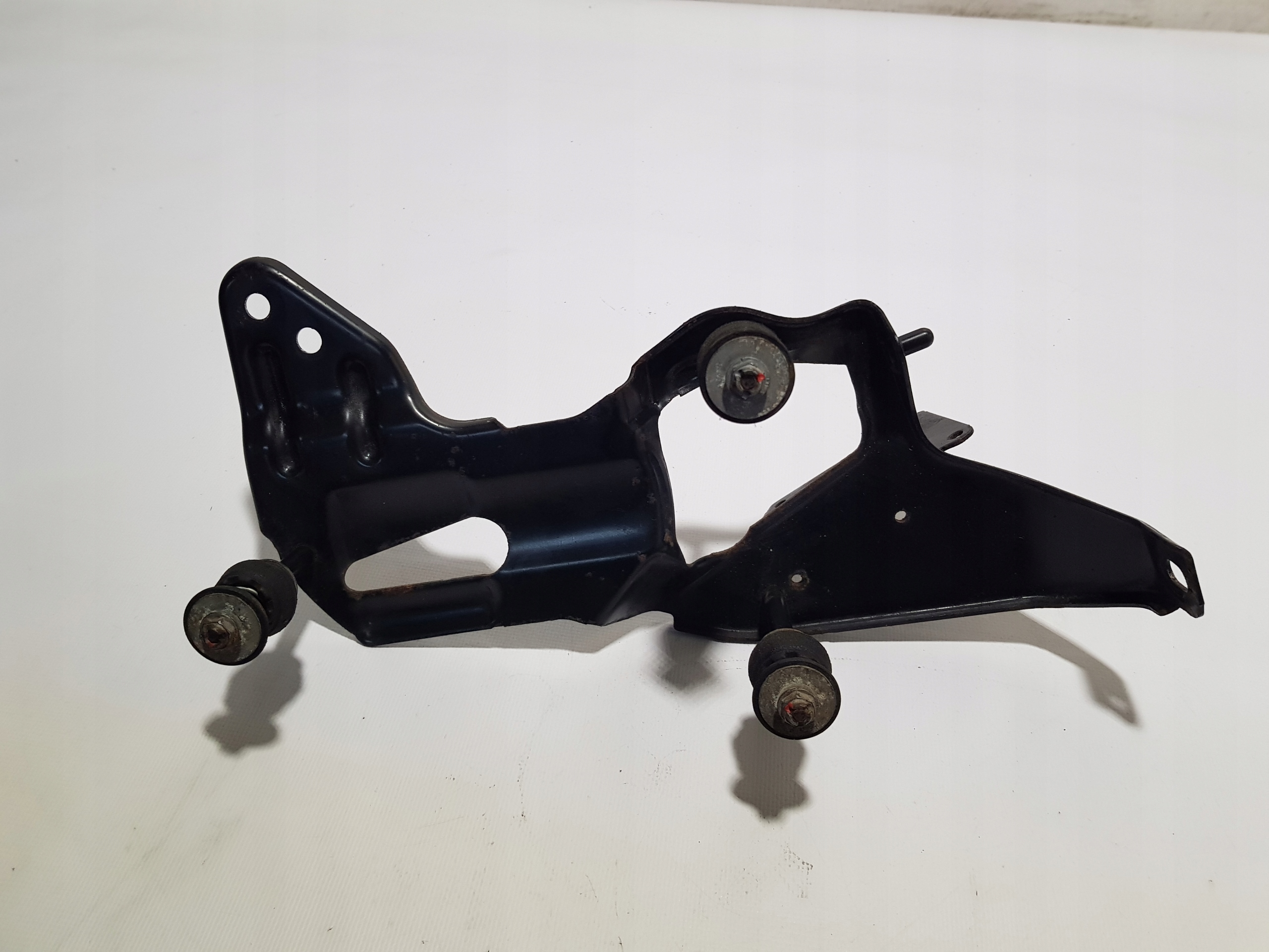 bracket KOMPRESORA AIRMATIC SPREZARKI MERCEDES W251