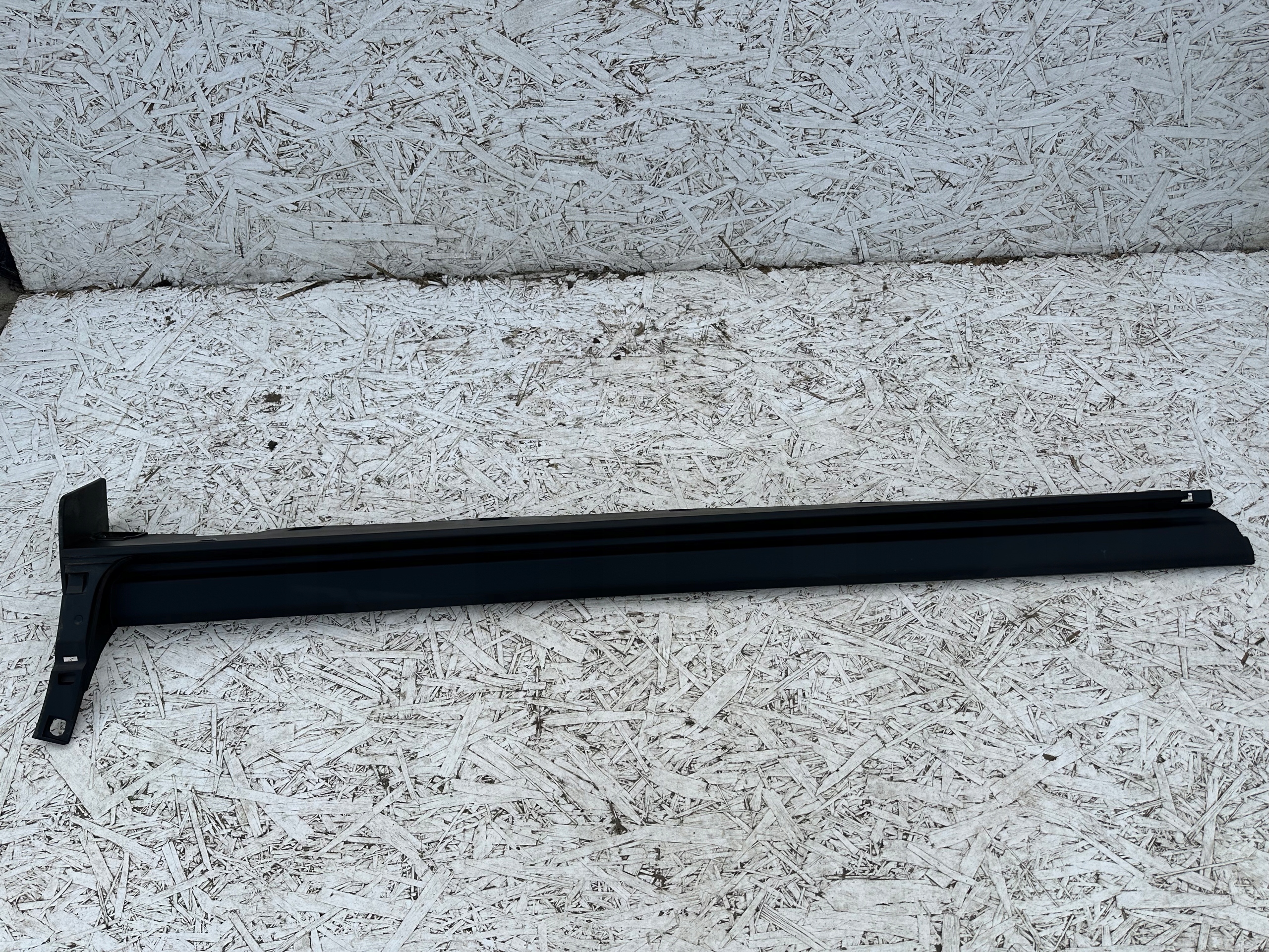 KUGA MK3 ST LISTWA PROGOWA LEWA STRUKTURA NV4B-S10155-A