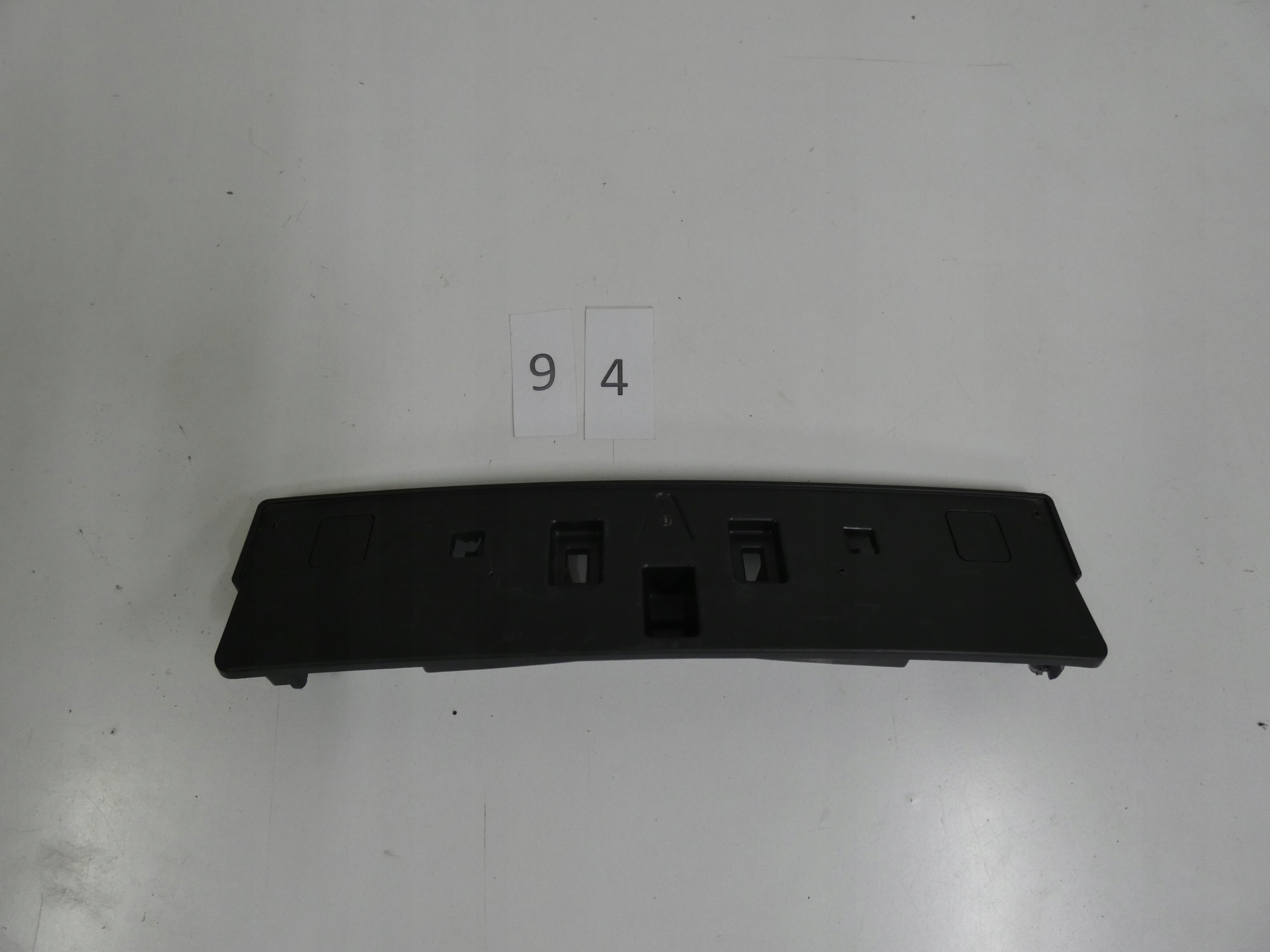 K3006 - Килимок для приладової панелі MAZDA 3 hatchback 94.