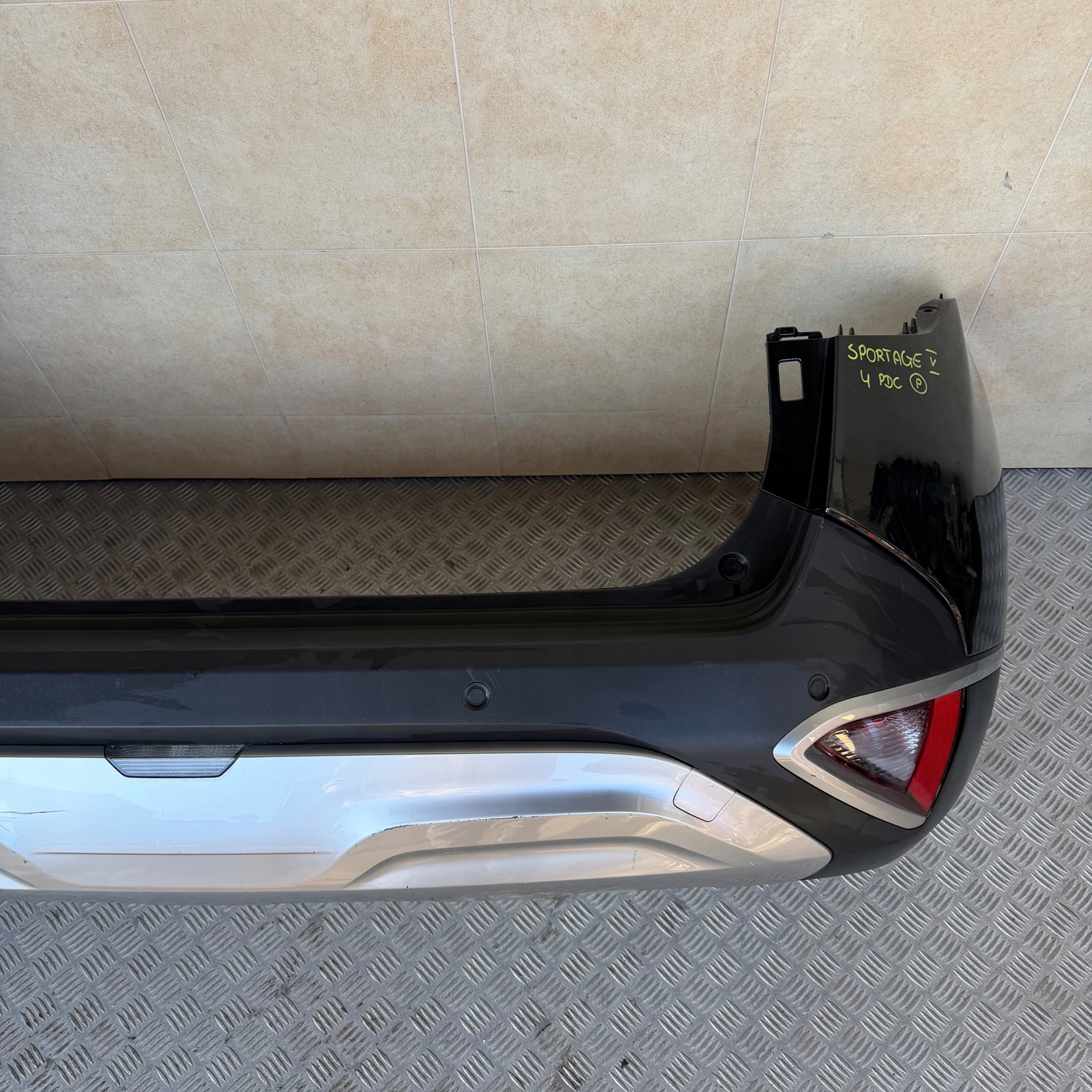 bumper rear complete KIA SPORTAGE V 2024 ROK 4 PDC