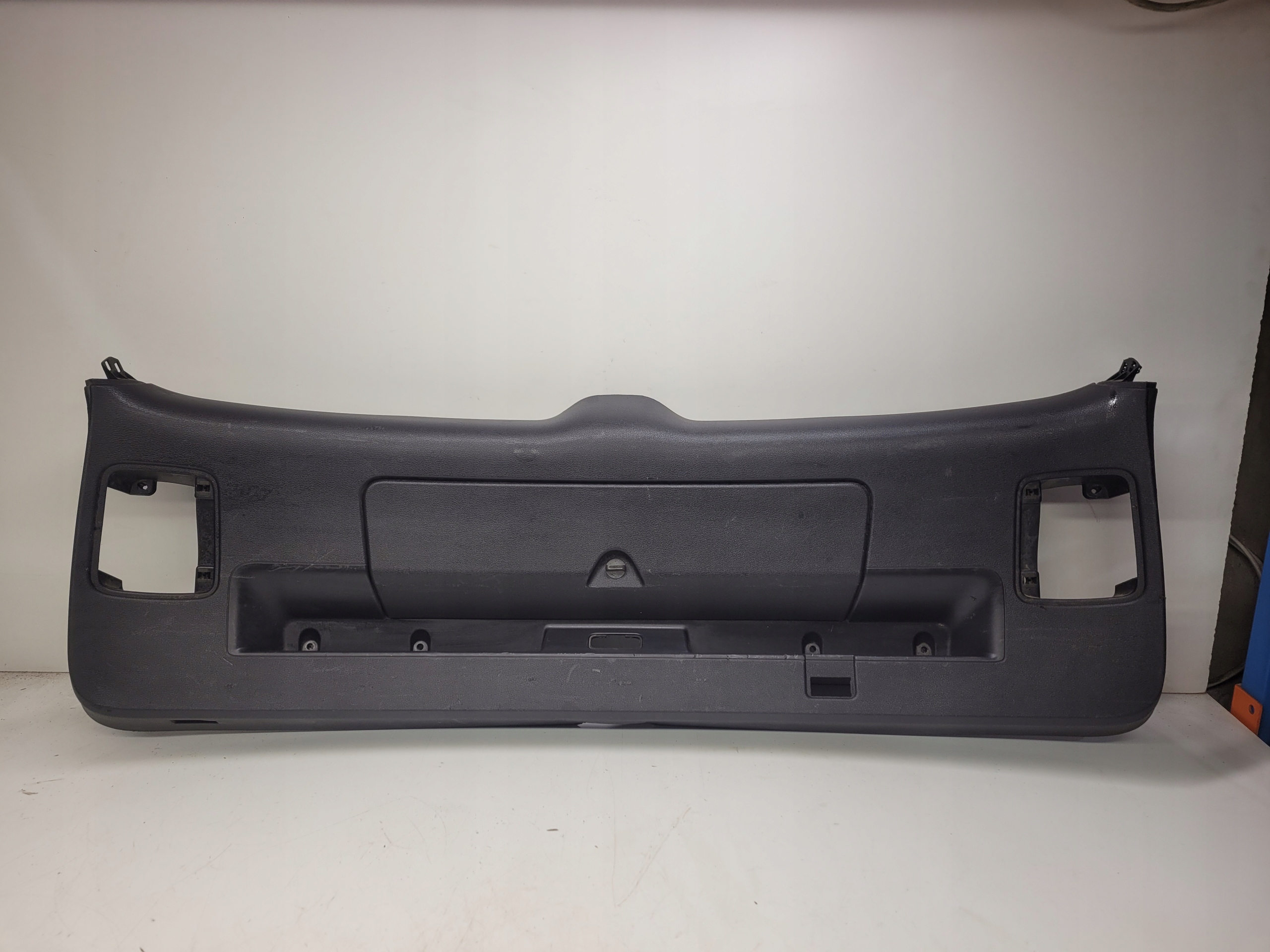 TAPICERKA KLAPY TYŁ AUDI Q7 4L 4L0867973