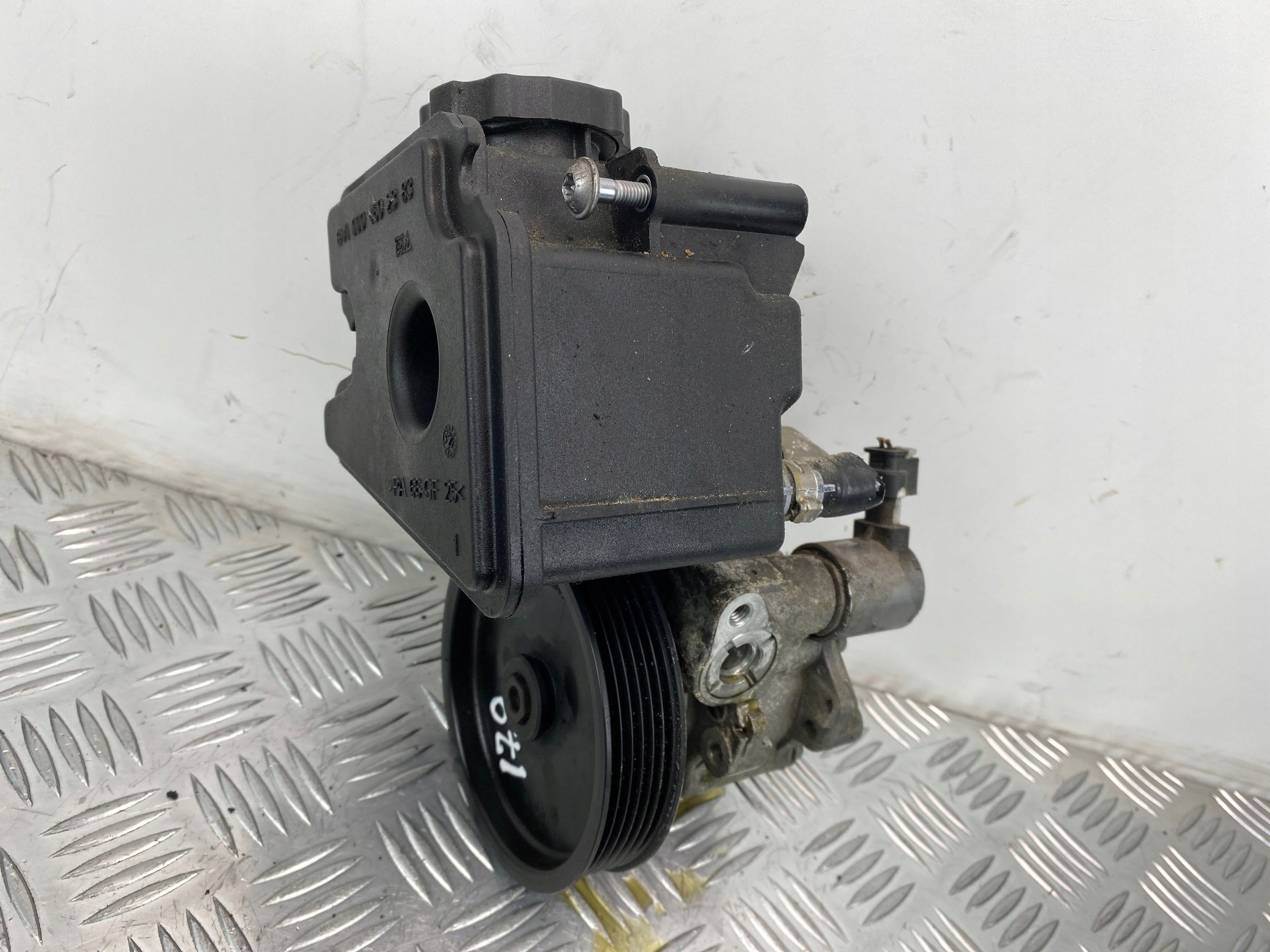 Pompa servosterzo Mercedes W204 W212 C E KLASA 0054668001