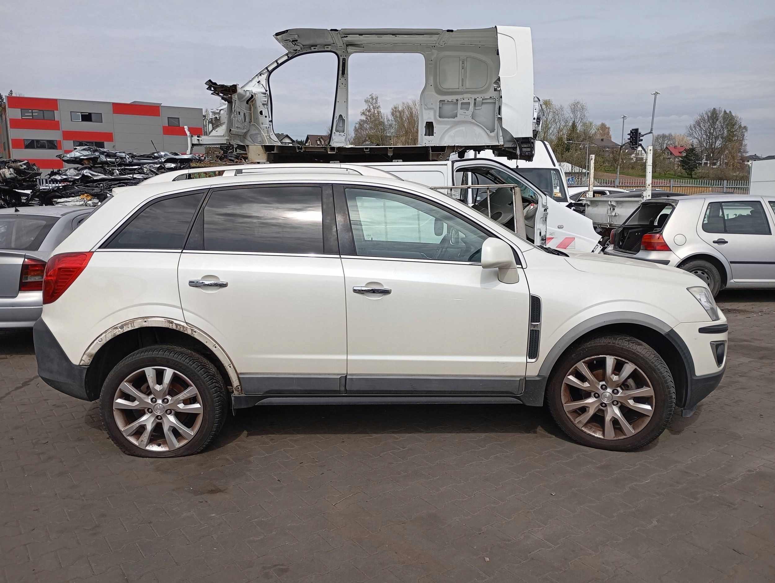 OPEL ANTARA L07 door front front right BIALE GBQ