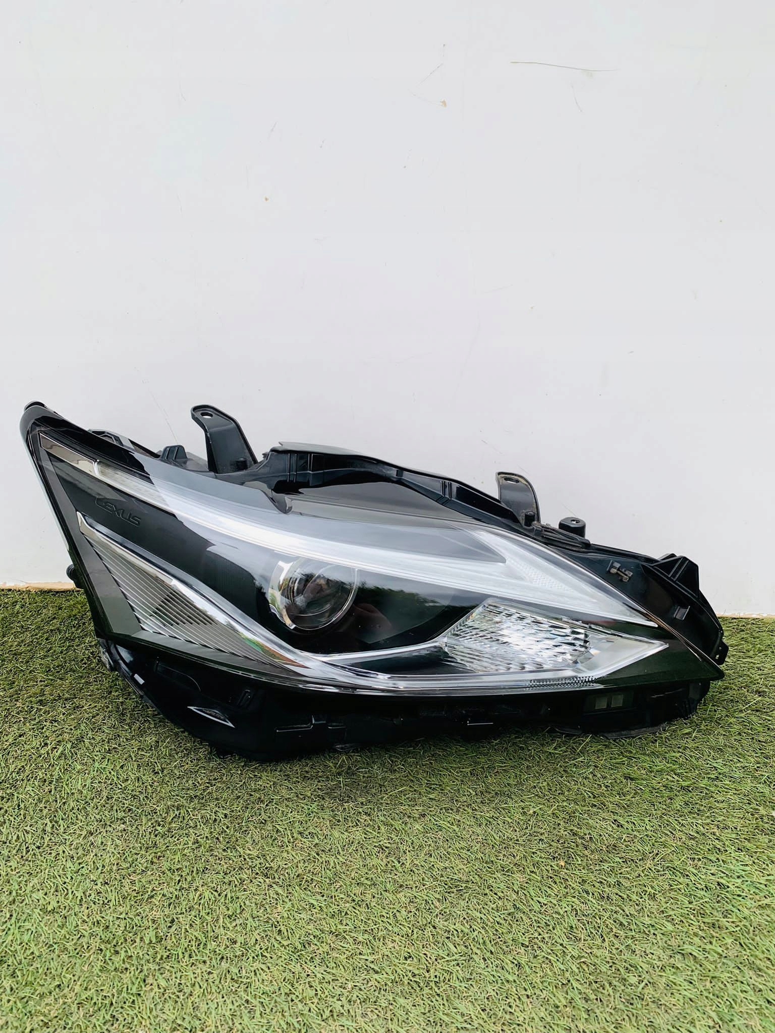 ФАРА ПРАВА LEXUS CT РЕСТАЙЛИНГ ПОЛНЫЙ КОМПЛЕКТ LED ЕВРОПА