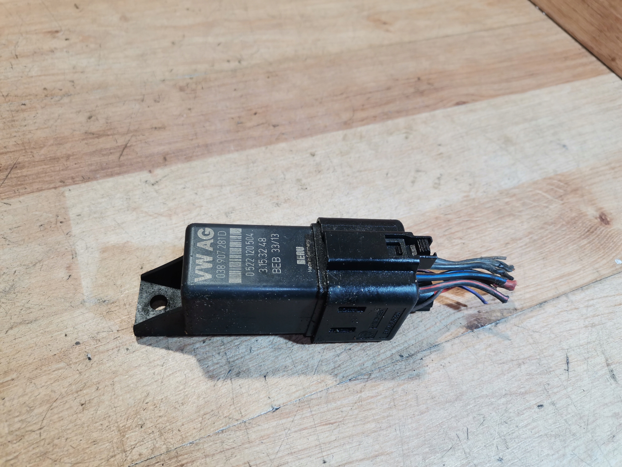 relay plugs VW SEAT SKODA AUDI 038907281D