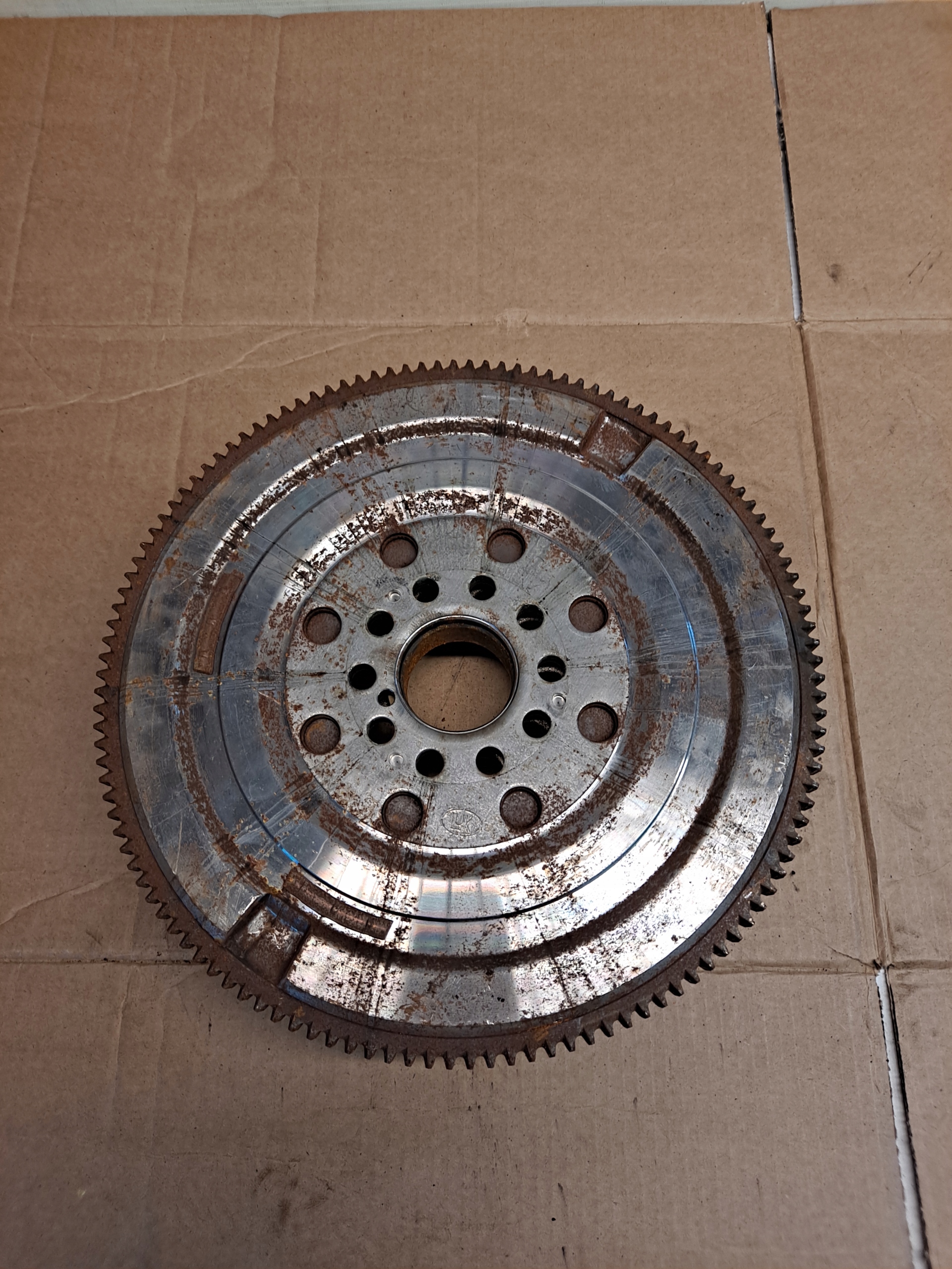 31492571 - Двомасове колесо VOLVO V40 II 2.0 D 12-31492571