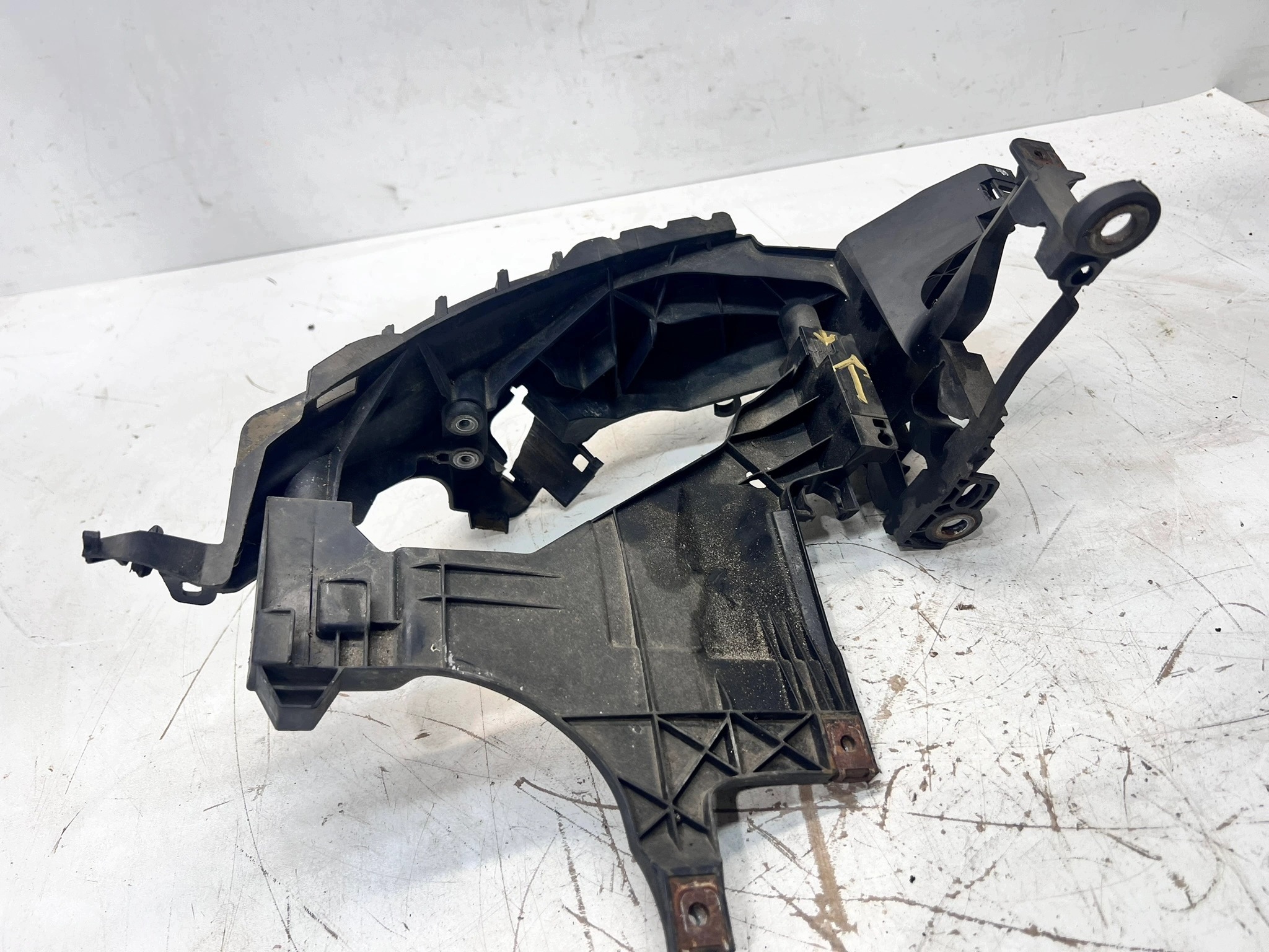 support REFLEKTORA left AUDI A4 B8 LIFT 8K0805607B 1/26