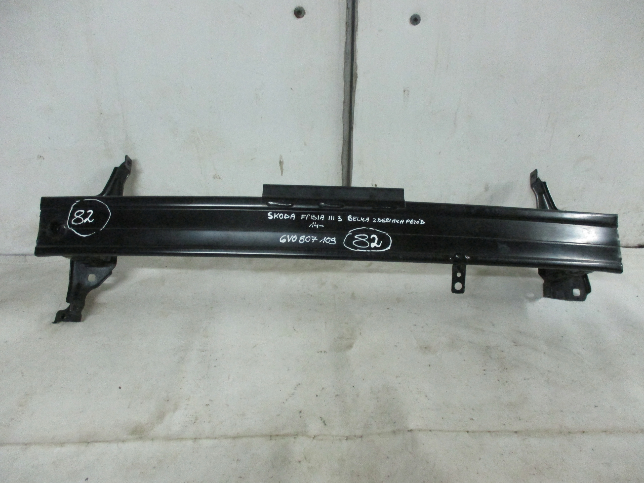 bumper support front Skoda Fabia 3 14r- 6V0807109