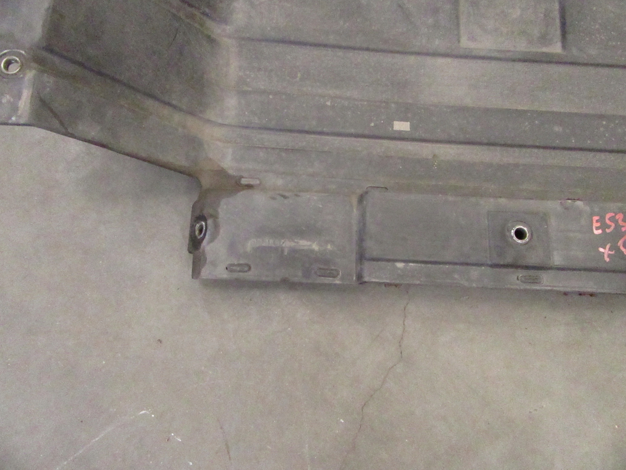 Blende Abdeckung Behälter des Kraftstoffsbehälters Unterfahrschutz links BMW e53 X5