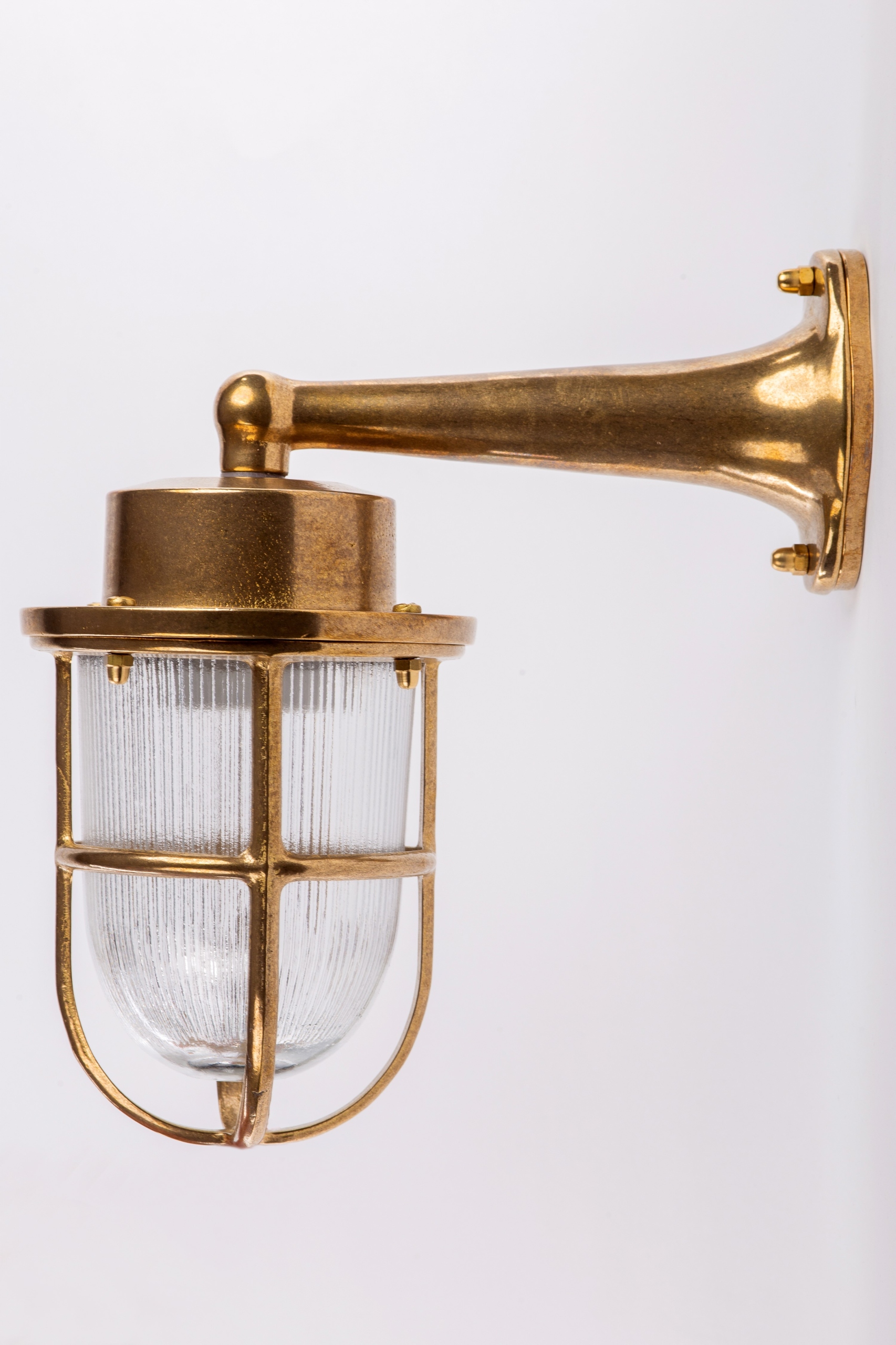 Mosadzné nástenné svietidlo 63 Lampa Obal na terasu Mosadzná sieťka sklenené tienidlo Bras