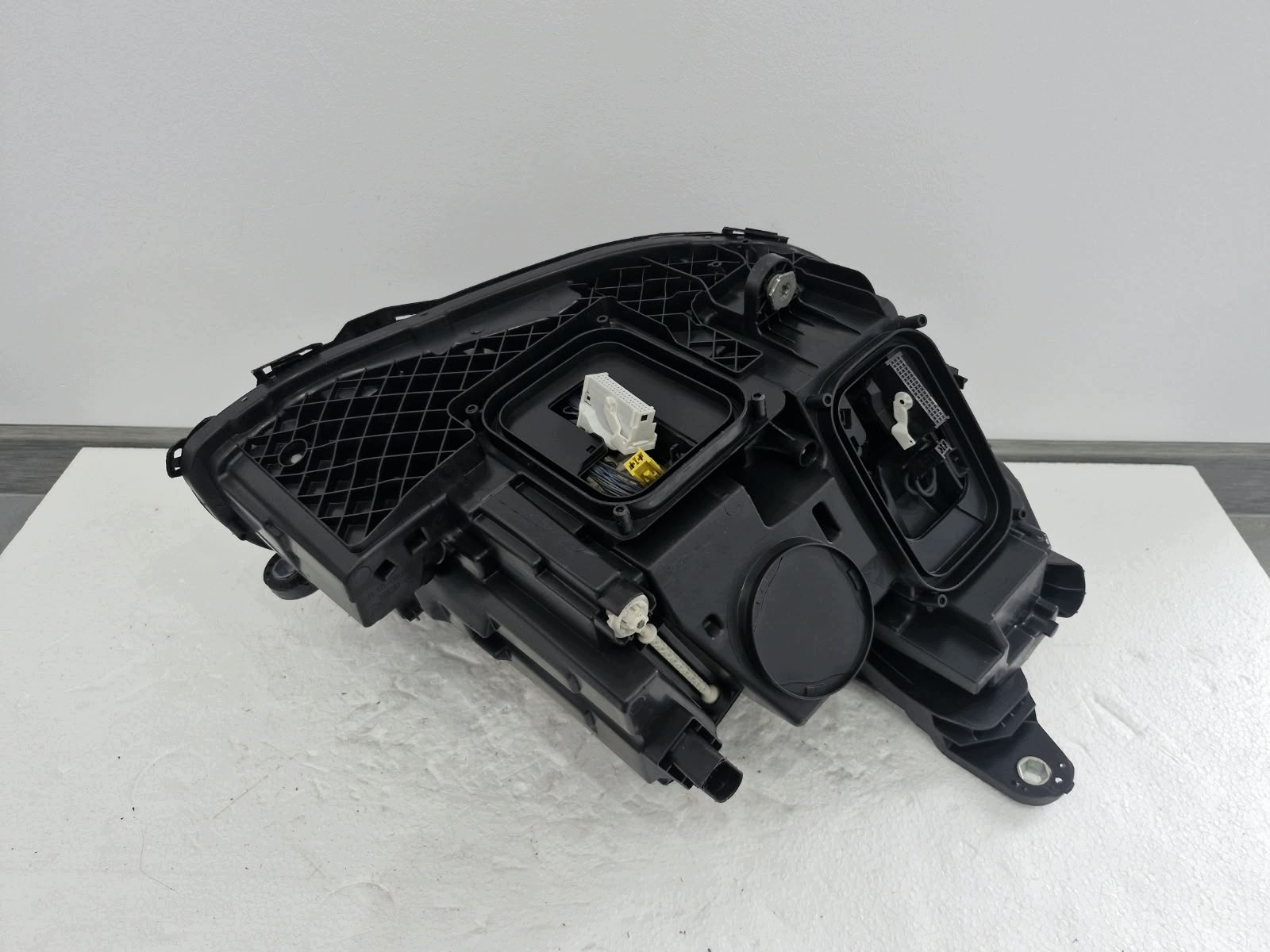 light left Mercedes E Klasa W213 FULL LED Multibeam LED
