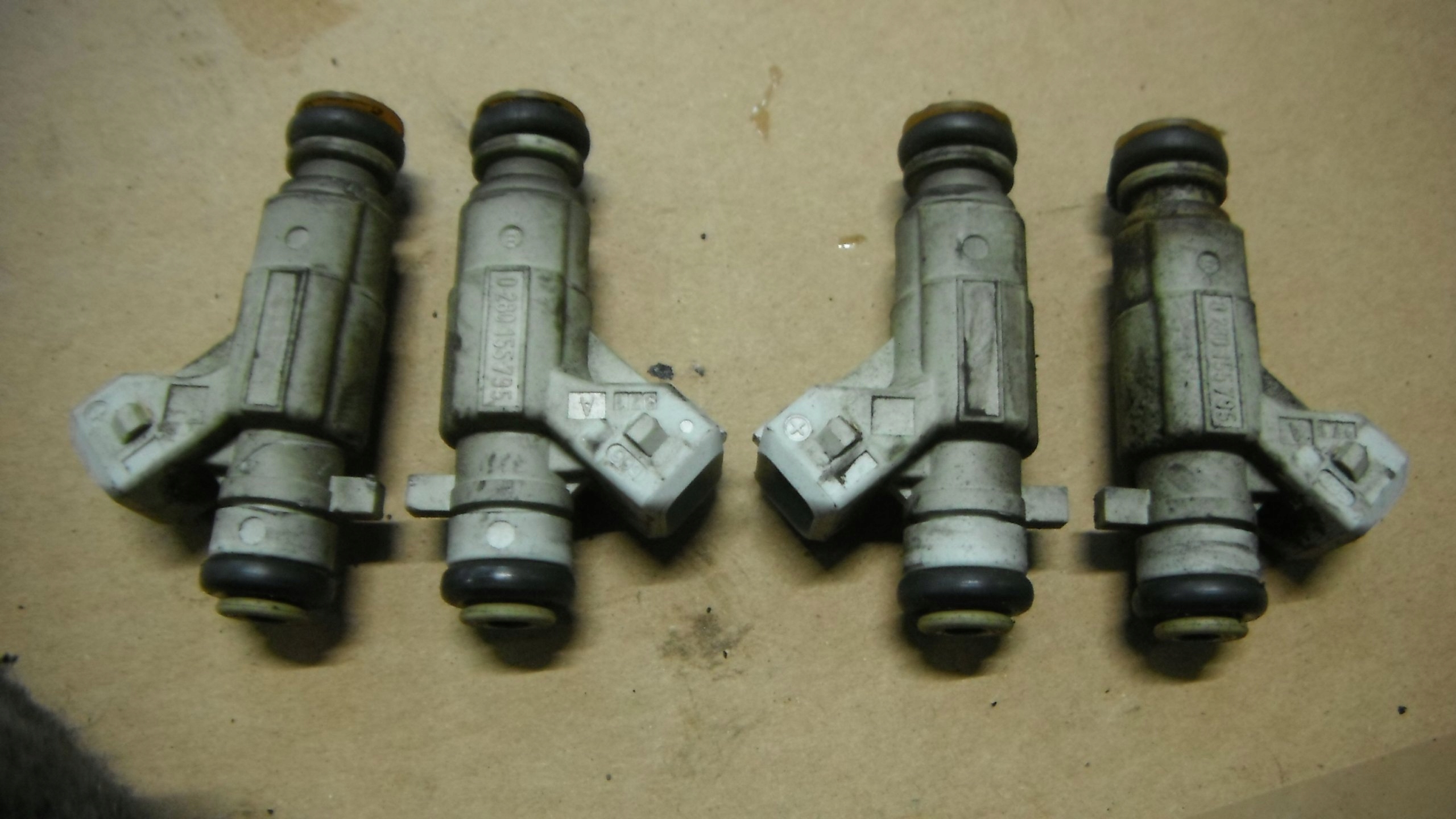 CITROEN PEUGEOT 1,4 WTRYSKIWACZ PALIWA 0280155795